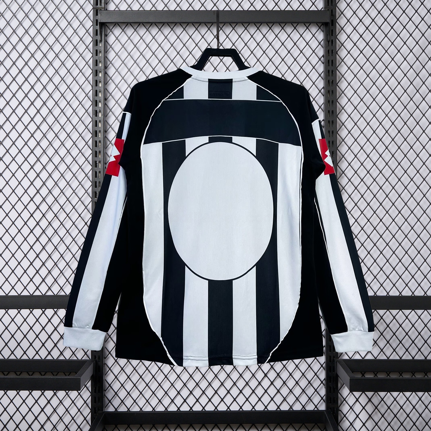 Retro Juventus 2002-03 European Home Long Sleeves Jersey - UnitedFutballJersey