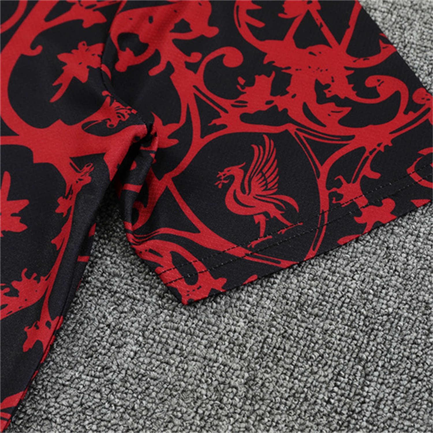 Liver.pool 25-26 Kids Short-Sleeve Training Set - Red Camouflage Top & Black Shorts - UnitedFutballJersey