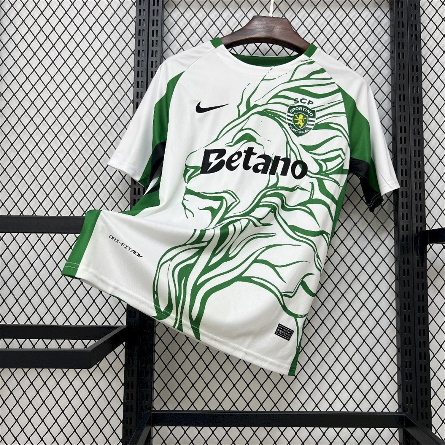 Sporting CP 25-26 Green Lion Special White Jersey - Fans Version - UnitedFutballJersey