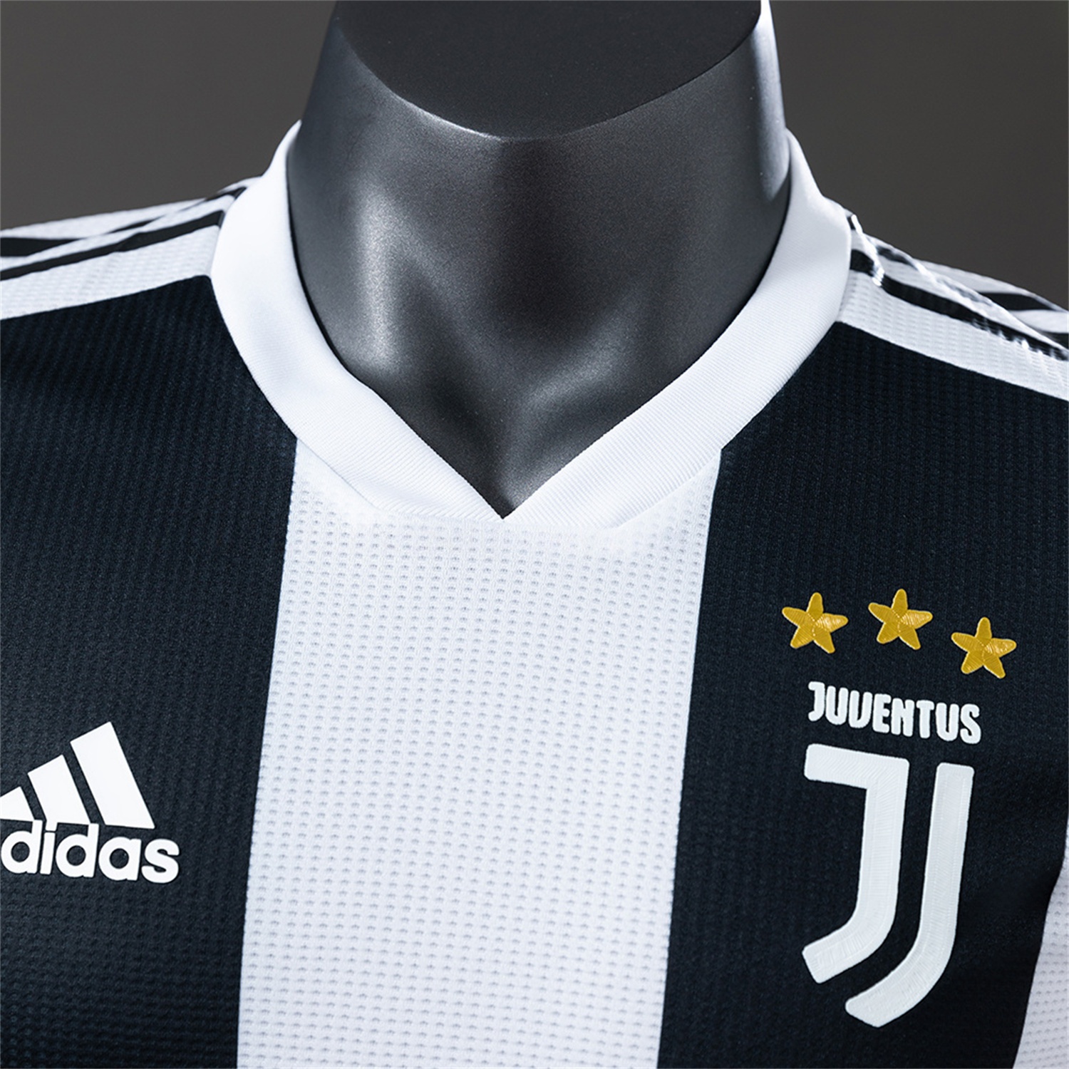 Retro Juventus 2018-19 Home Jersey - Player Version - UnitedFutballJersey