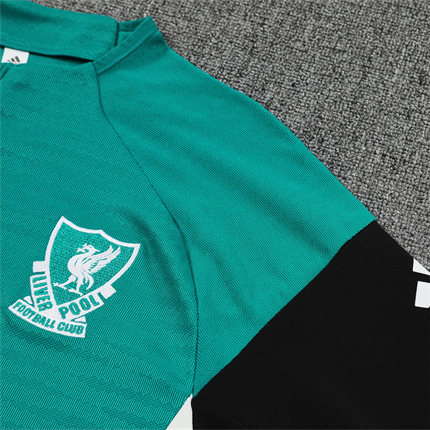 Liver.pool 25-26 Kids Long Sleeve Training Set - Player Version - Green Top and Black Pants - UnitedFutballJersey