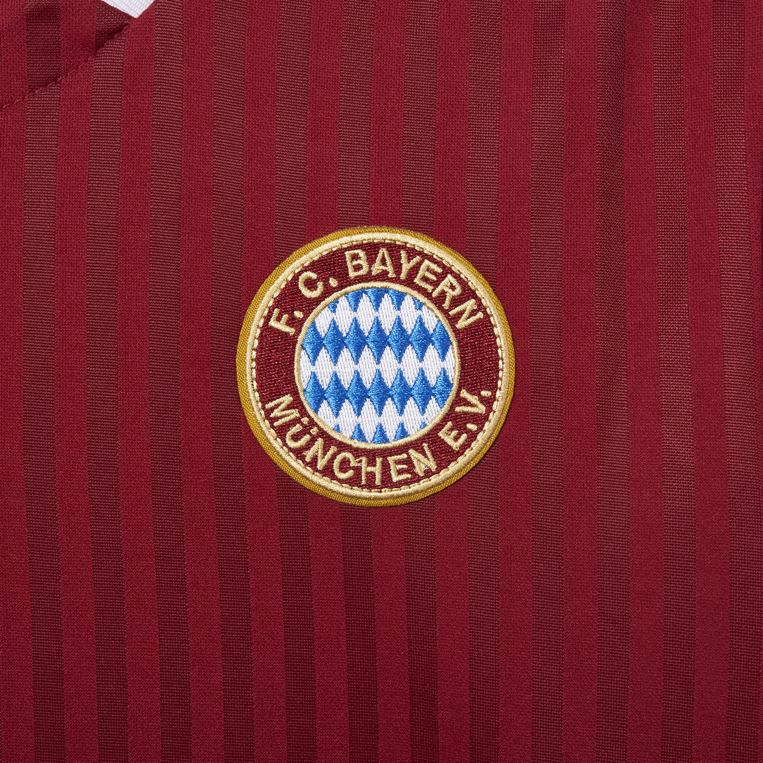 Bayern Munich 25-26 Trefoil Wine Red Travel Jersey - Fans Version - UnitedFutballJersey