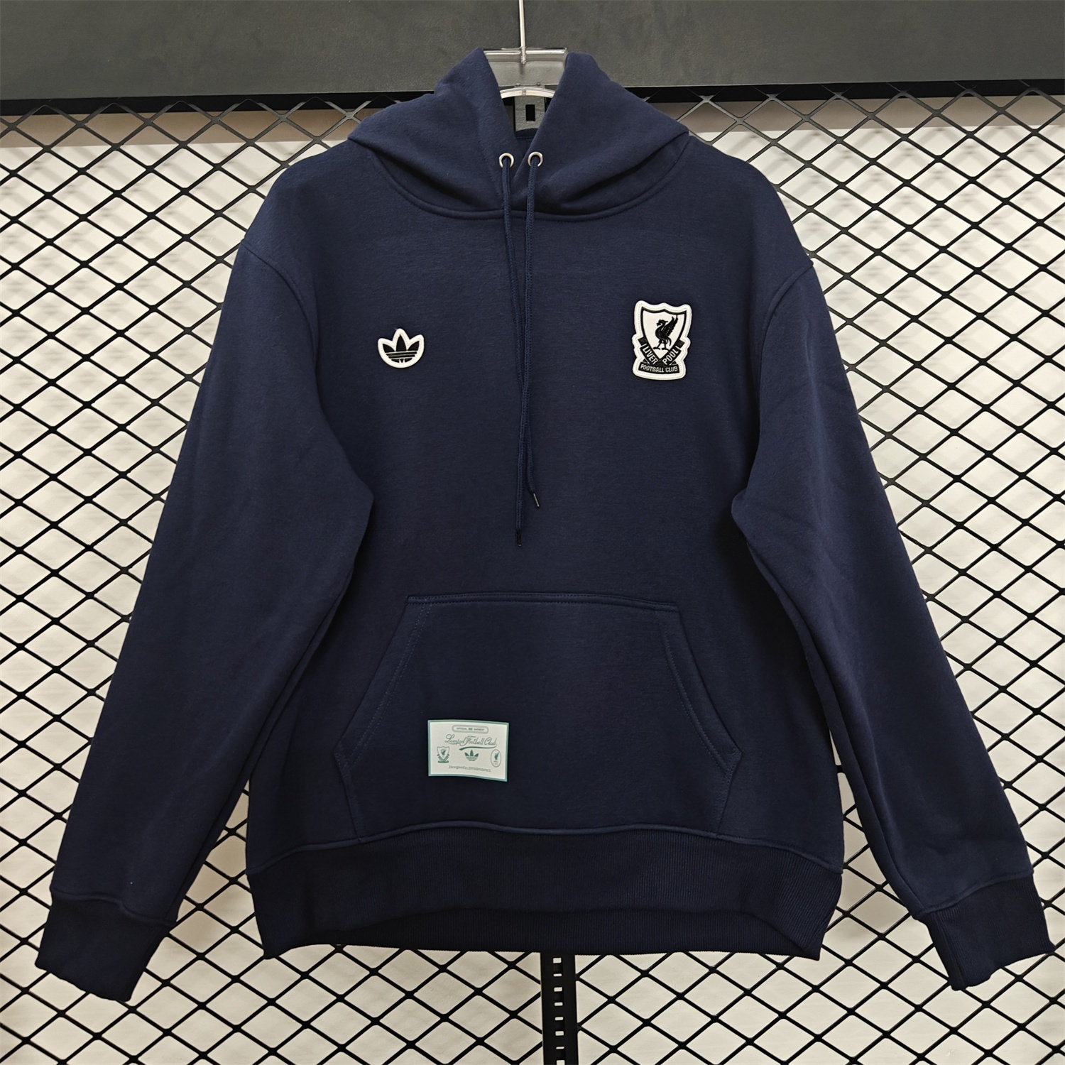 Liver.pool 25-26 Originals Terrace Icon White Team Logo Unisex Pullover Hoodie - UnitedFutballJersey