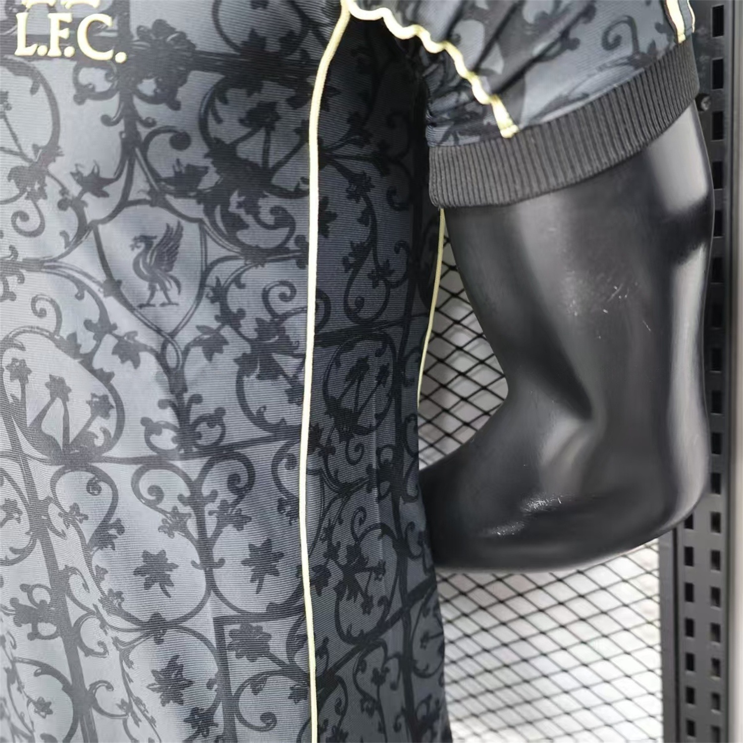 Liver.pool 25-26 Black Floral Pattern Special Jersey - Player Version - UnitedFutballJersey
