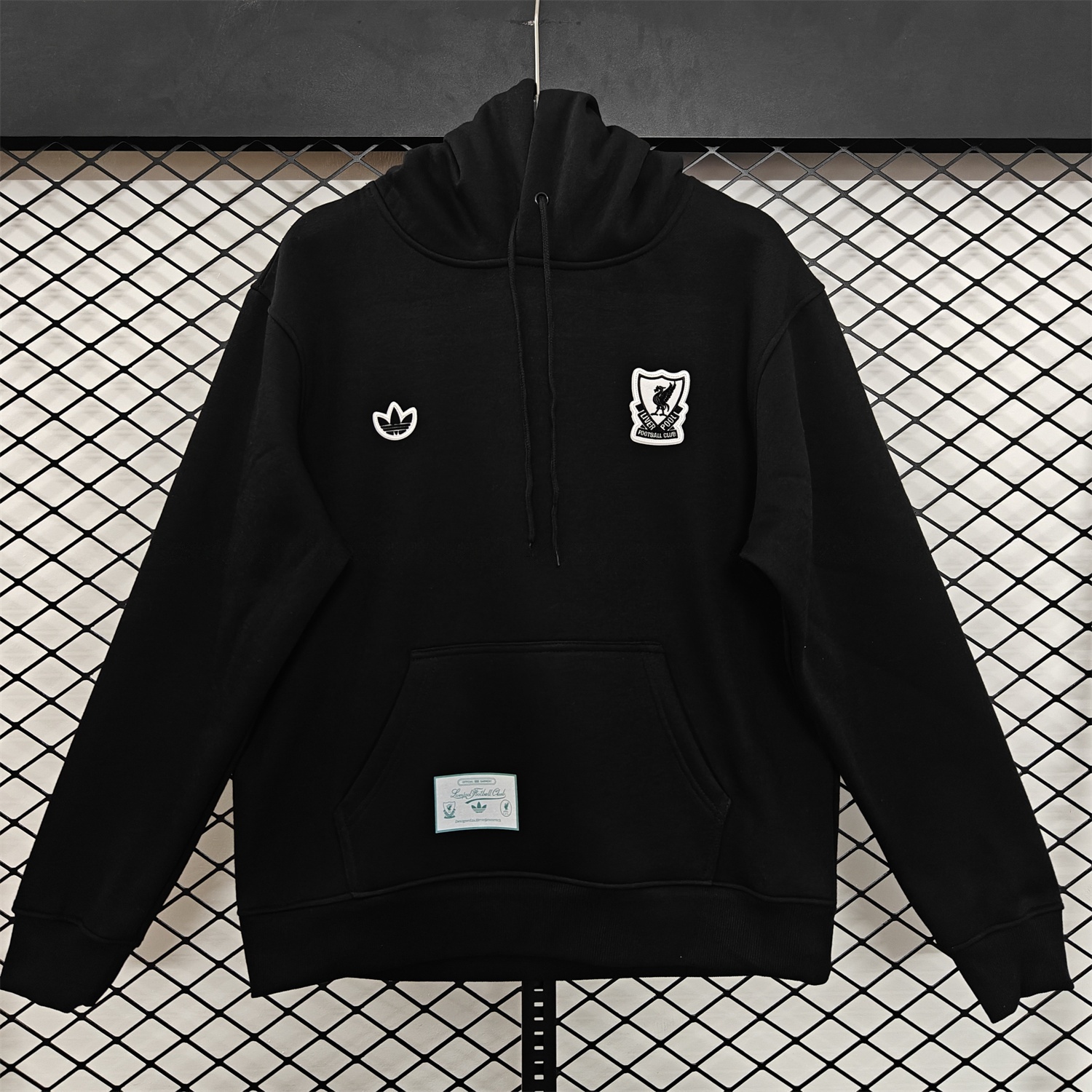 Liver.pool 25-26 Originals Terrace Icon White Team Logo Unisex Pullover Hoodie - UnitedFutballJersey