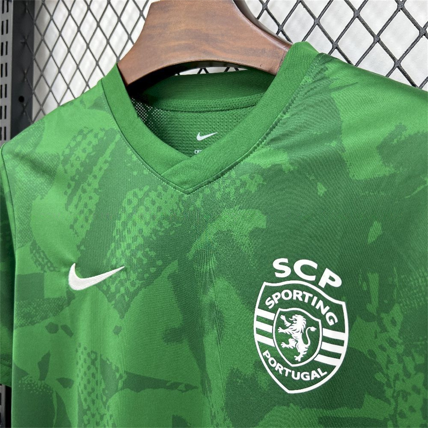 Sporting CP 25-26 Green Training Jersey - Fans Version - UnitedFutballJersey