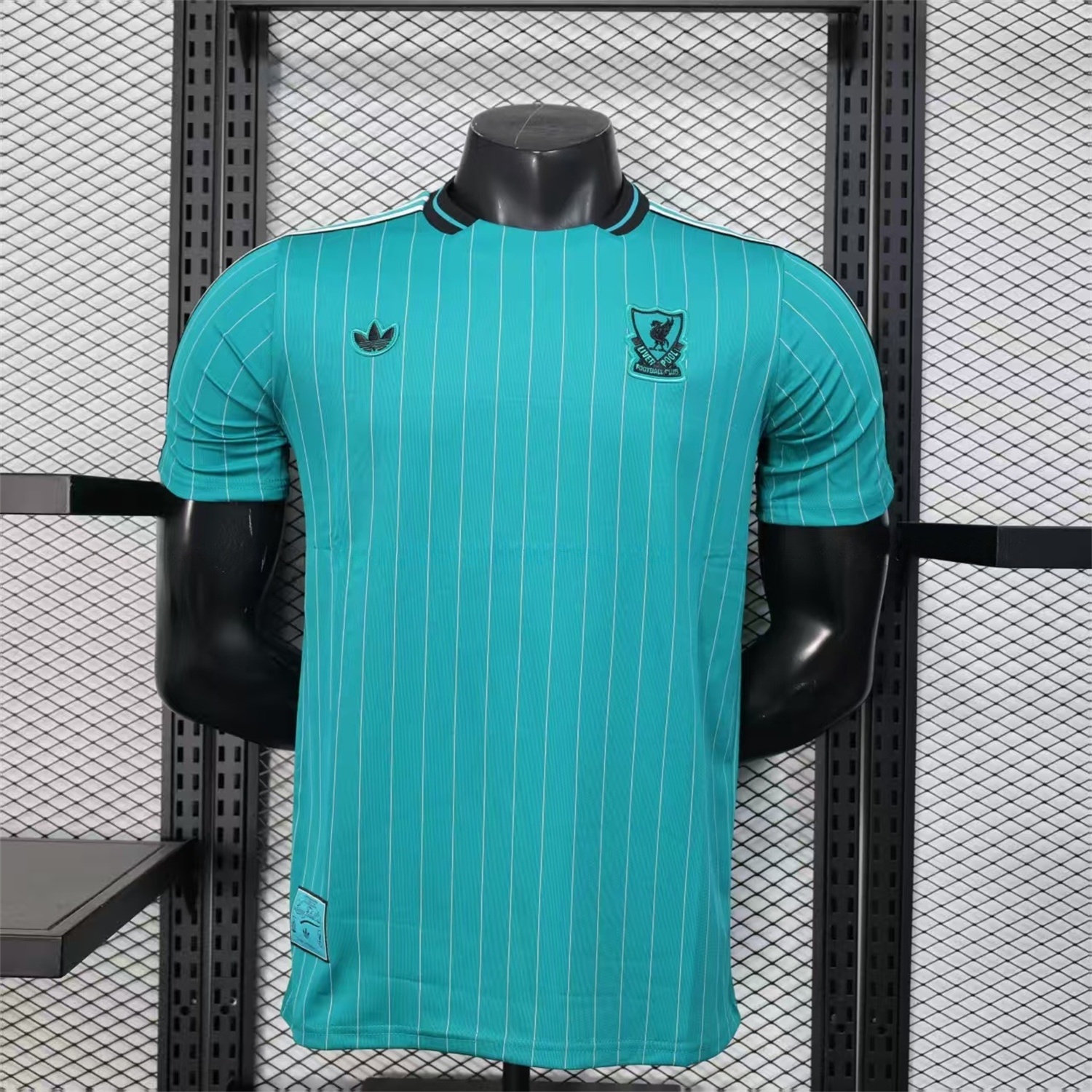Liver.pool 25-26 Icon Range Travel Special Edition Cyan Jersey - Player Version - UnitedFutballJersey