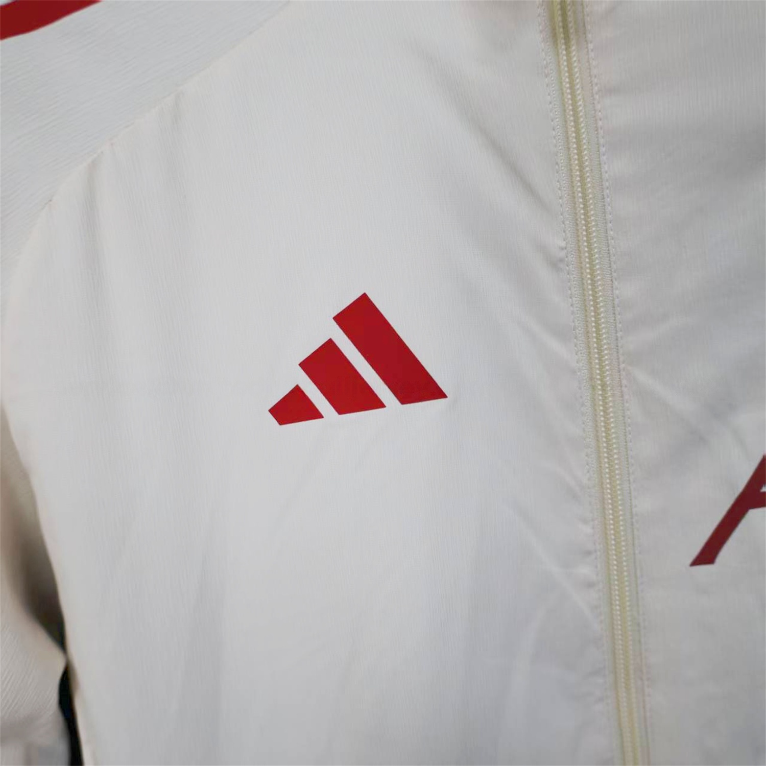 Liver.pool 25-26 White Windbreaker Jacket - Deep Green - UnitedFutballJersey