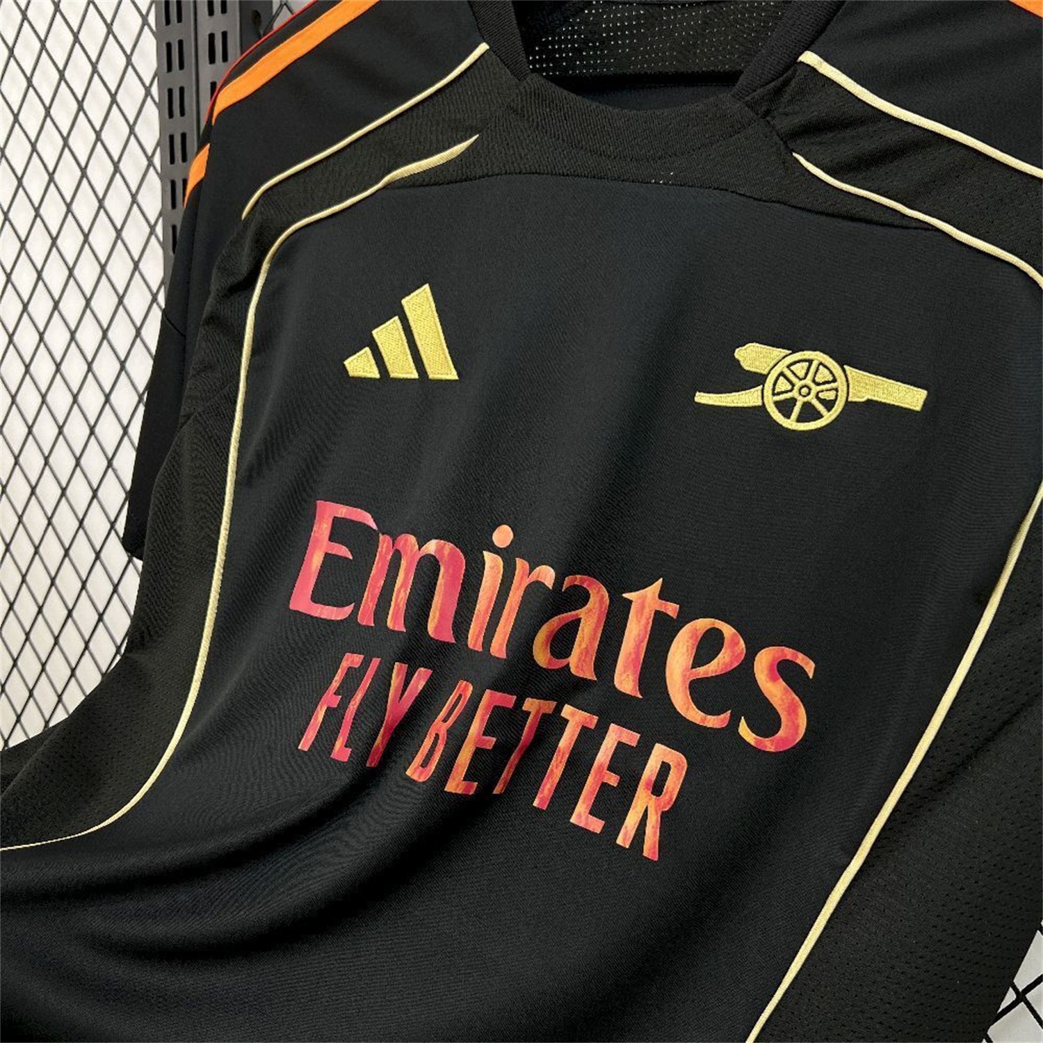 Arsenal 25-26 Gold Lines Black Training Jersey - Fans Version - UnitedFutballJersey