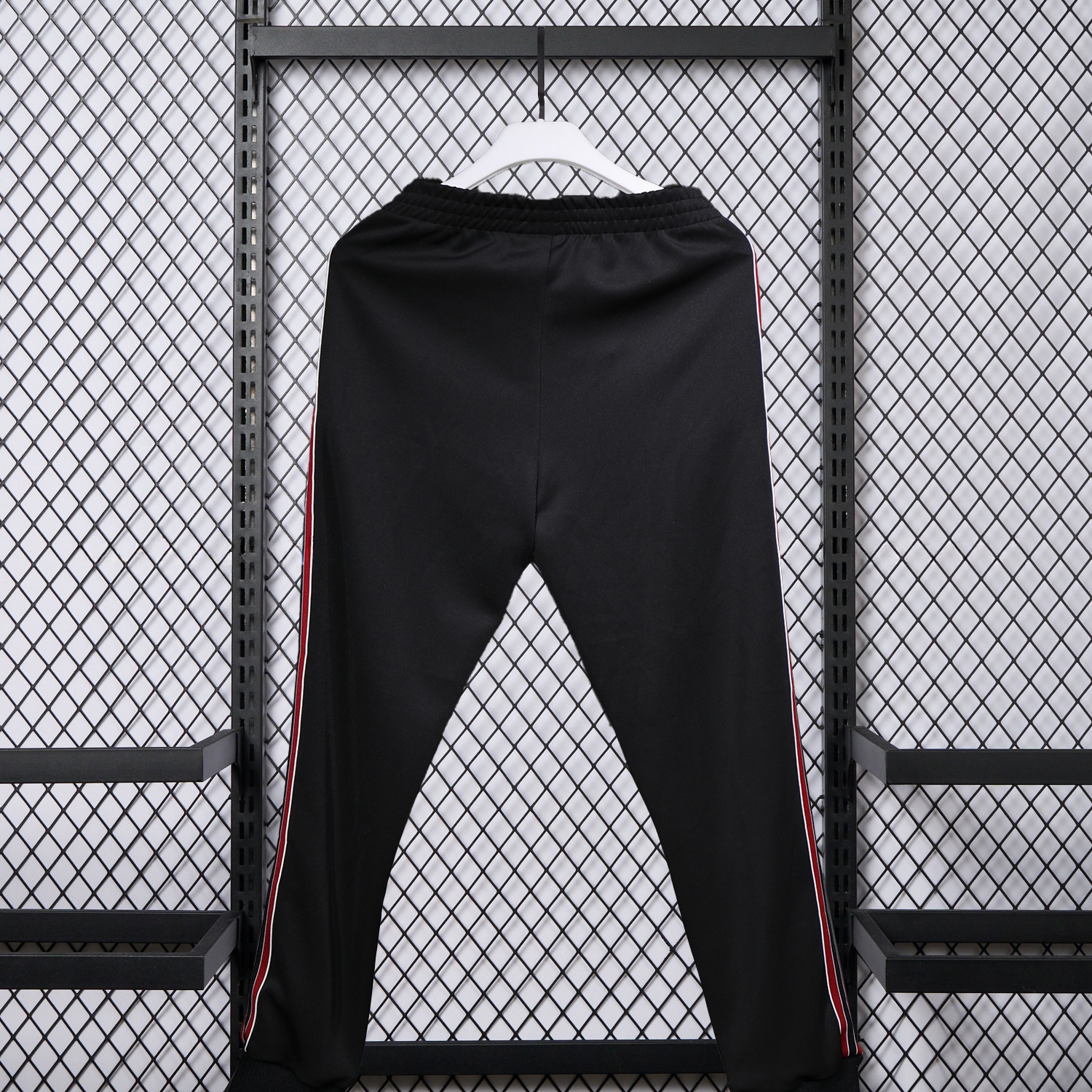 Manchester United 25-26 Red Lines Training Set - Black Top and Black Pants - UnitedFutballJersey