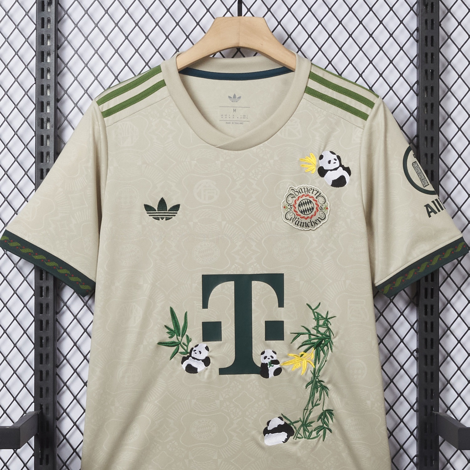【Panda Bamboo Embroidered Version】Bayern Munich 25-26 Oktoberfest Jersey - Fans Version - UnitedFutballJersey