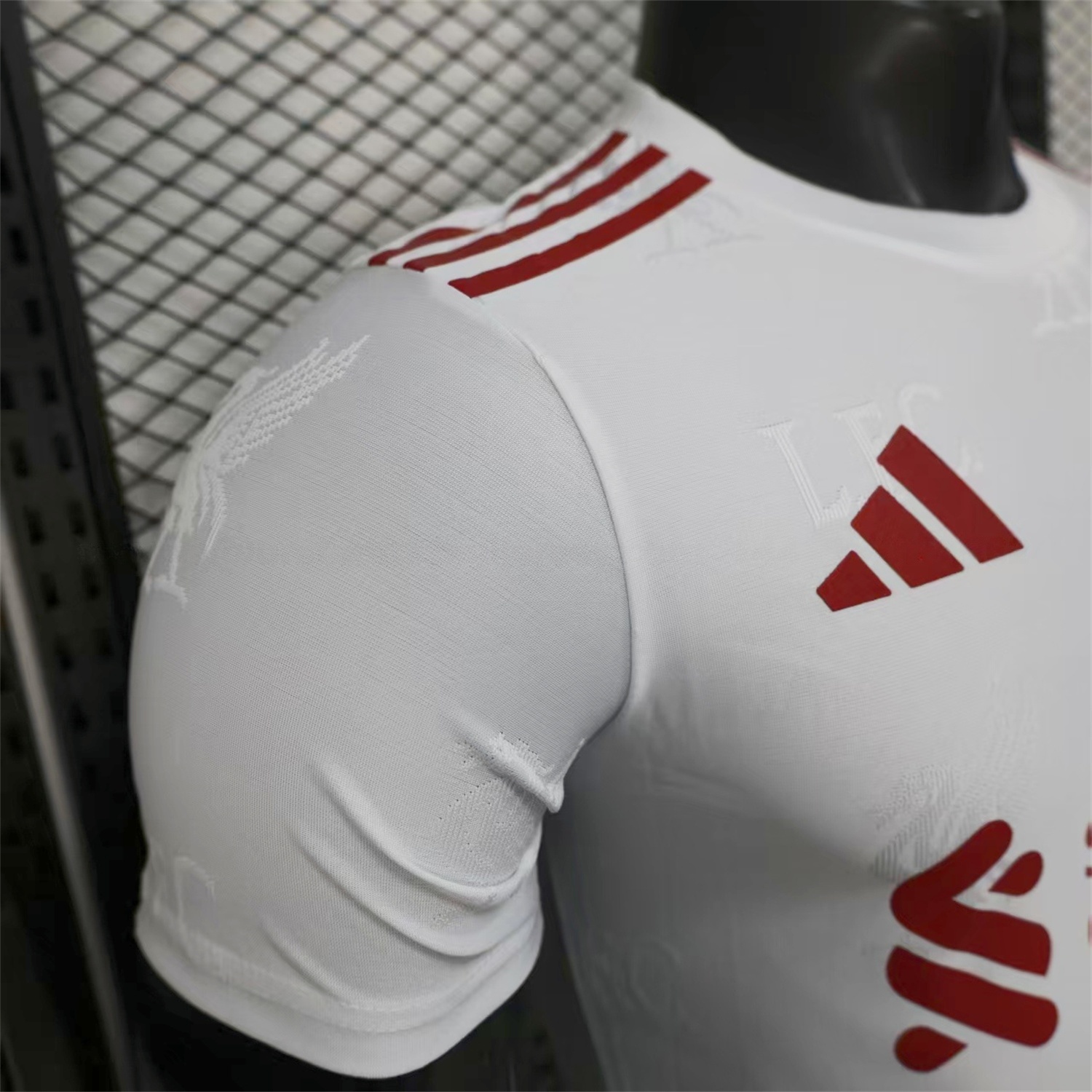 Liver.pool 25-26 Red Team Logo Jacquard White Special Jersey - Player Version - UnitedFutballJersey