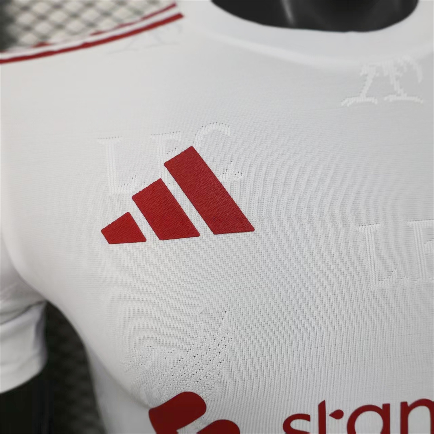 Liver.pool 25-26 Red Team Logo Jacquard White Special Jersey - Player Version - UnitedFutballJersey
