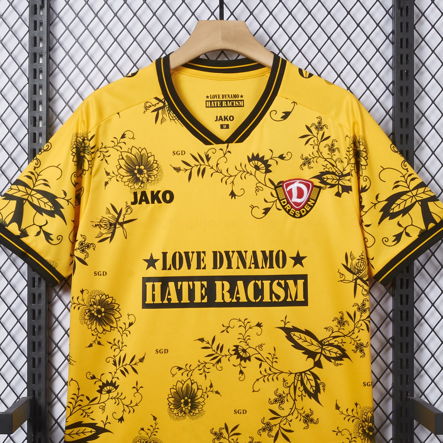 Dynamo Dresden 25-26 HATE RACISM Special Jersey - Fans Version - UnitedFutballJersey