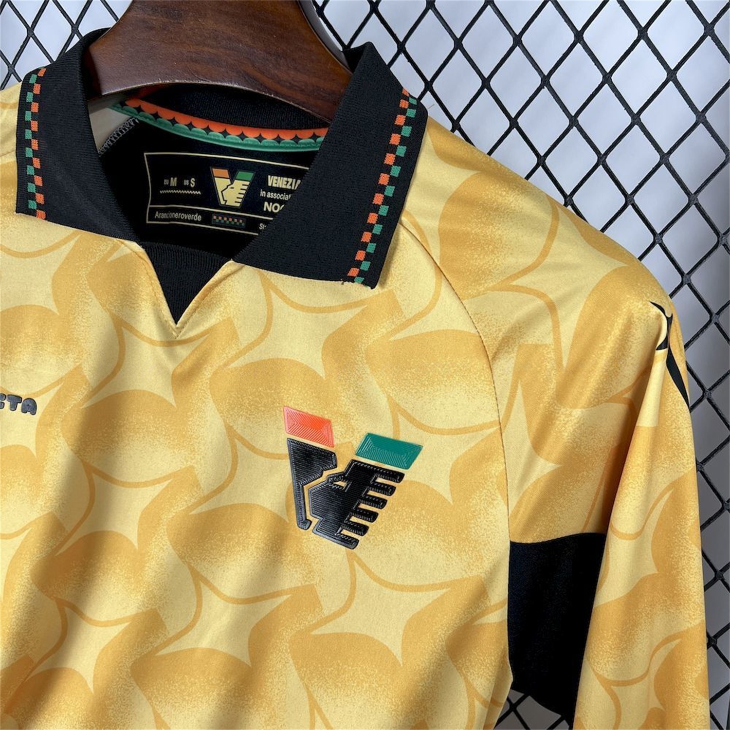 Venezia FC 25-26 Goalkeeper Yellow Unsponsored Long Sleeves Jersey - Fans Version - UnitedFutballJersey