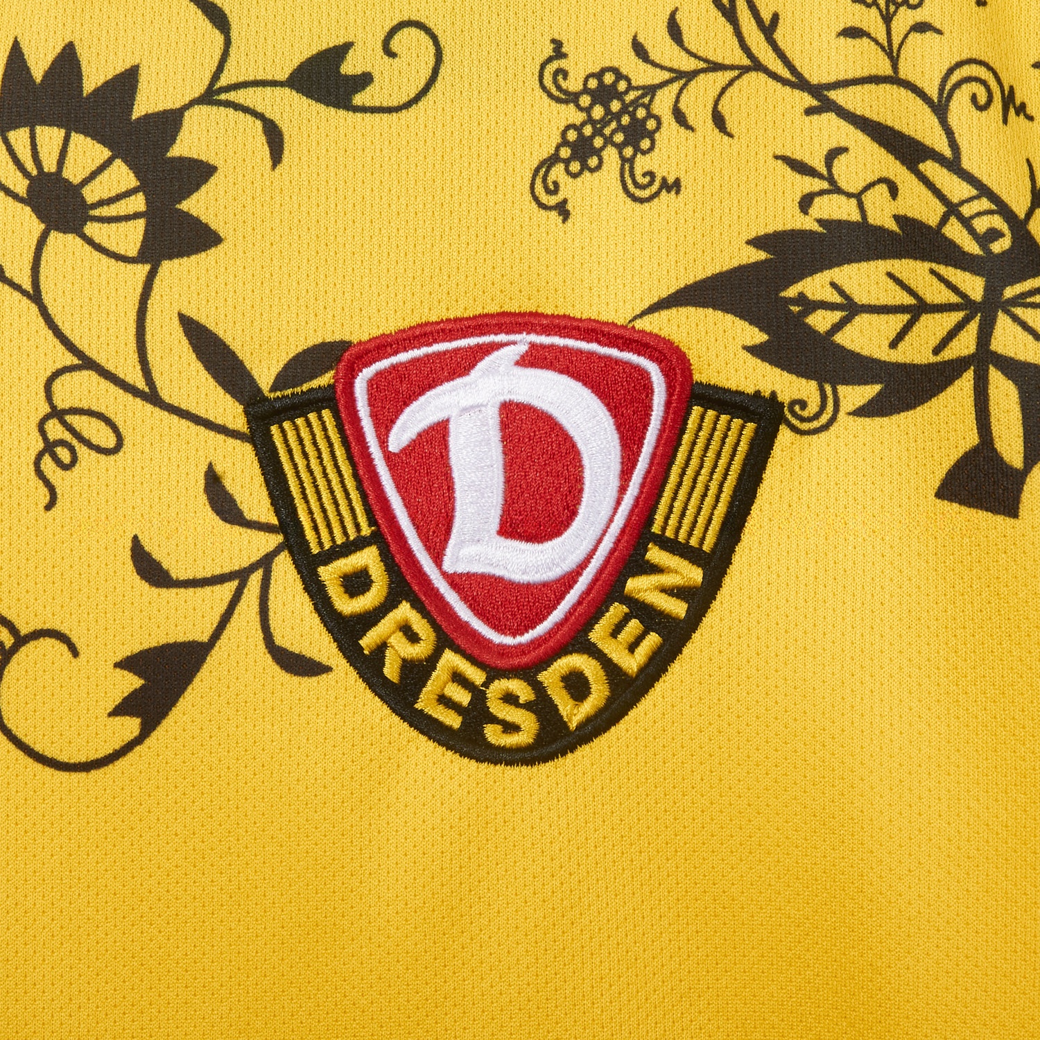 Dynamo Dresden 25-26 HATE RACISM Special Jersey - Fans Version - UnitedFutballJersey