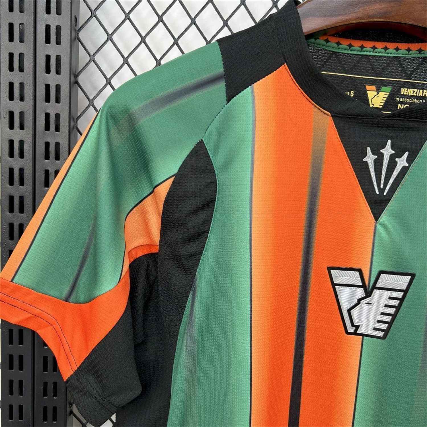 Venezia FC 25-26 Orange And Green Unsponsored Special Jersey - Fans Version - UnitedFutballJersey
