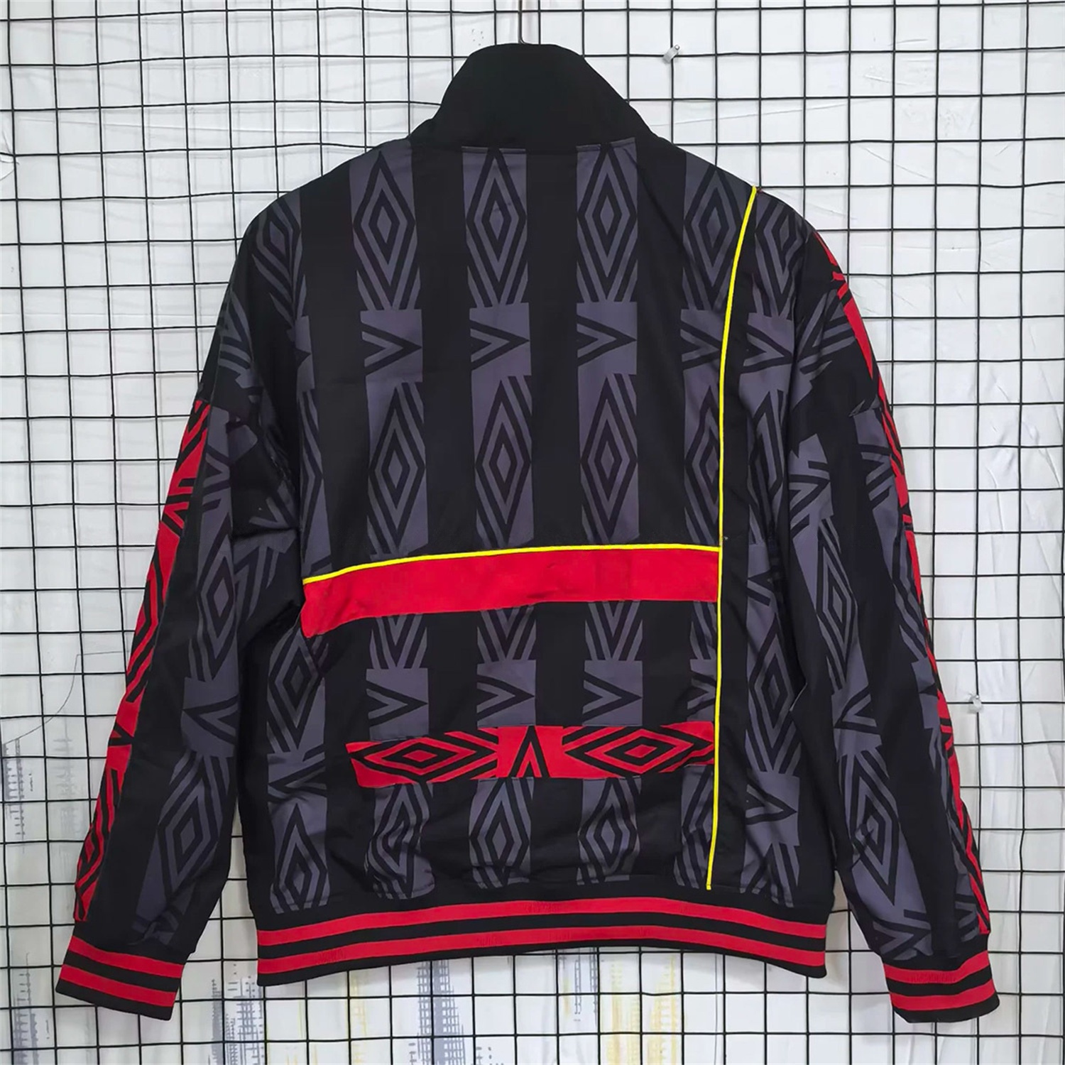 Retro Manchester United 1993-95 Black Windbreaker Jacket - UnitedFutballJersey
