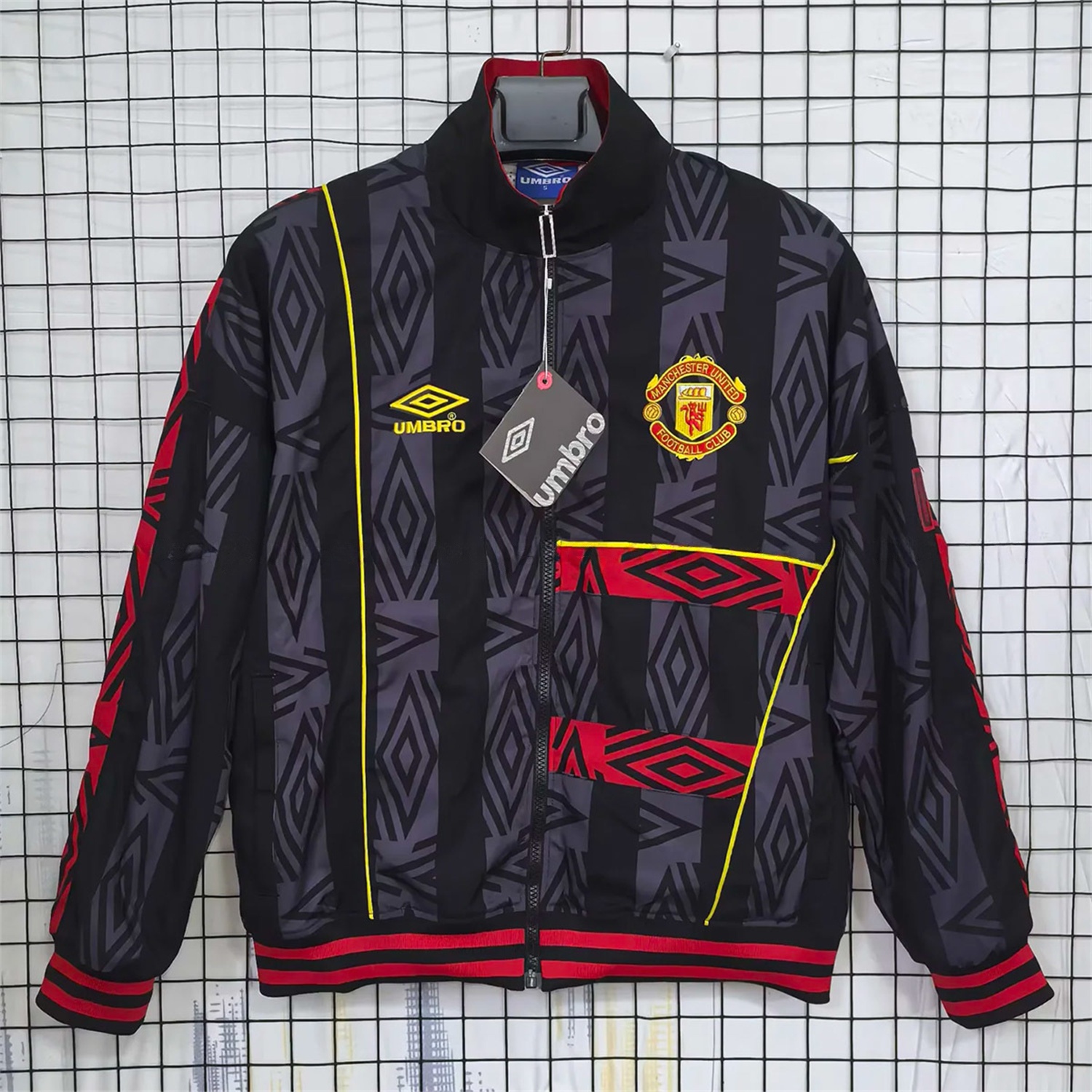 Retro Manchester United 1993-95 Black Windbreaker Jacket - UnitedFutballJersey