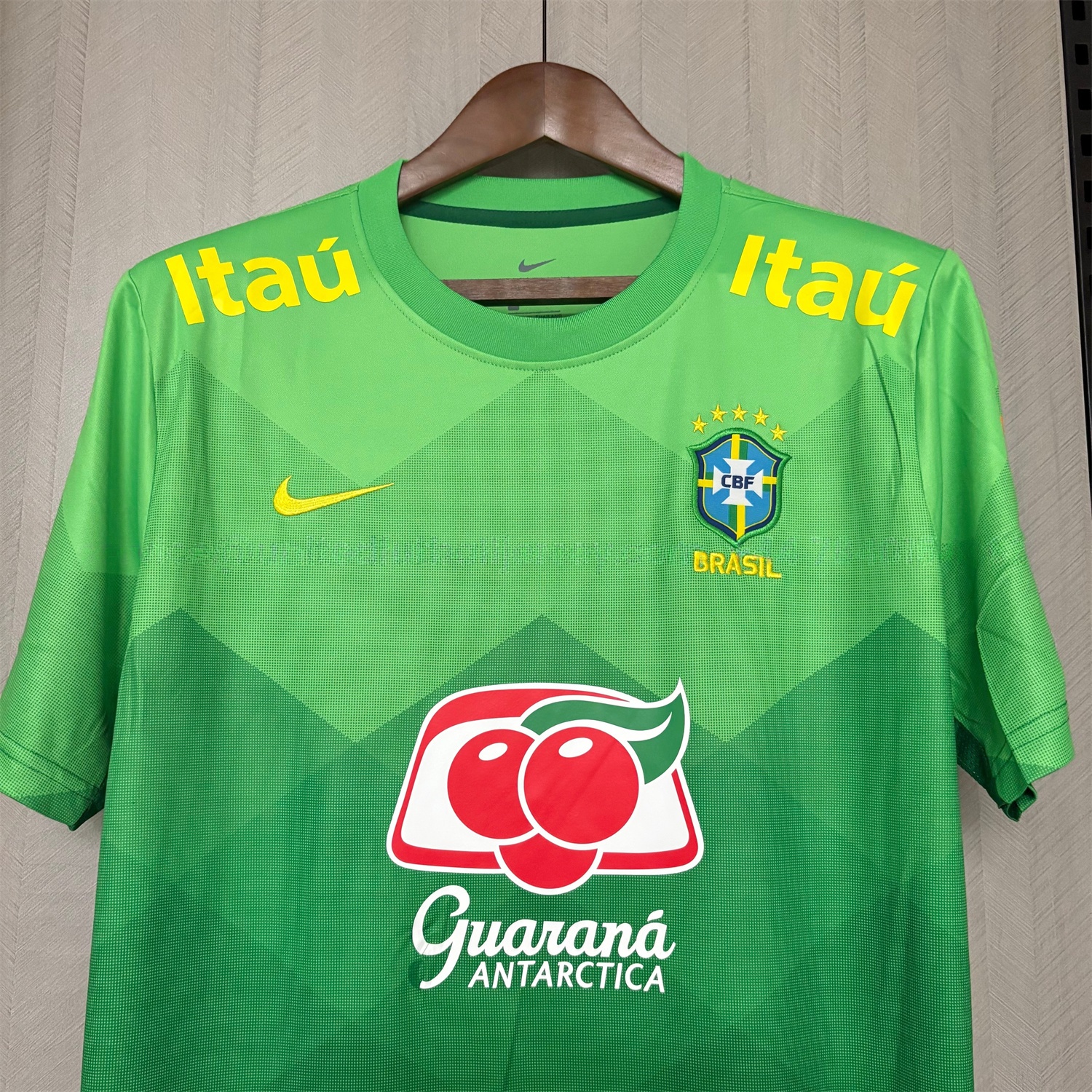 Retro Brazil 2022 Pre-Match Green Special Jersey - UnitedFutballJersey