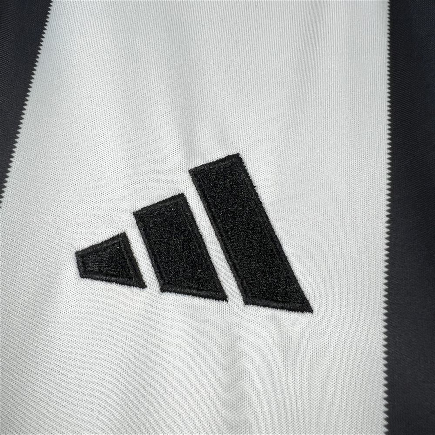 Colo Colo 25-26 Black And White Special Jersey - Fans Version - UnitedFutballJersey