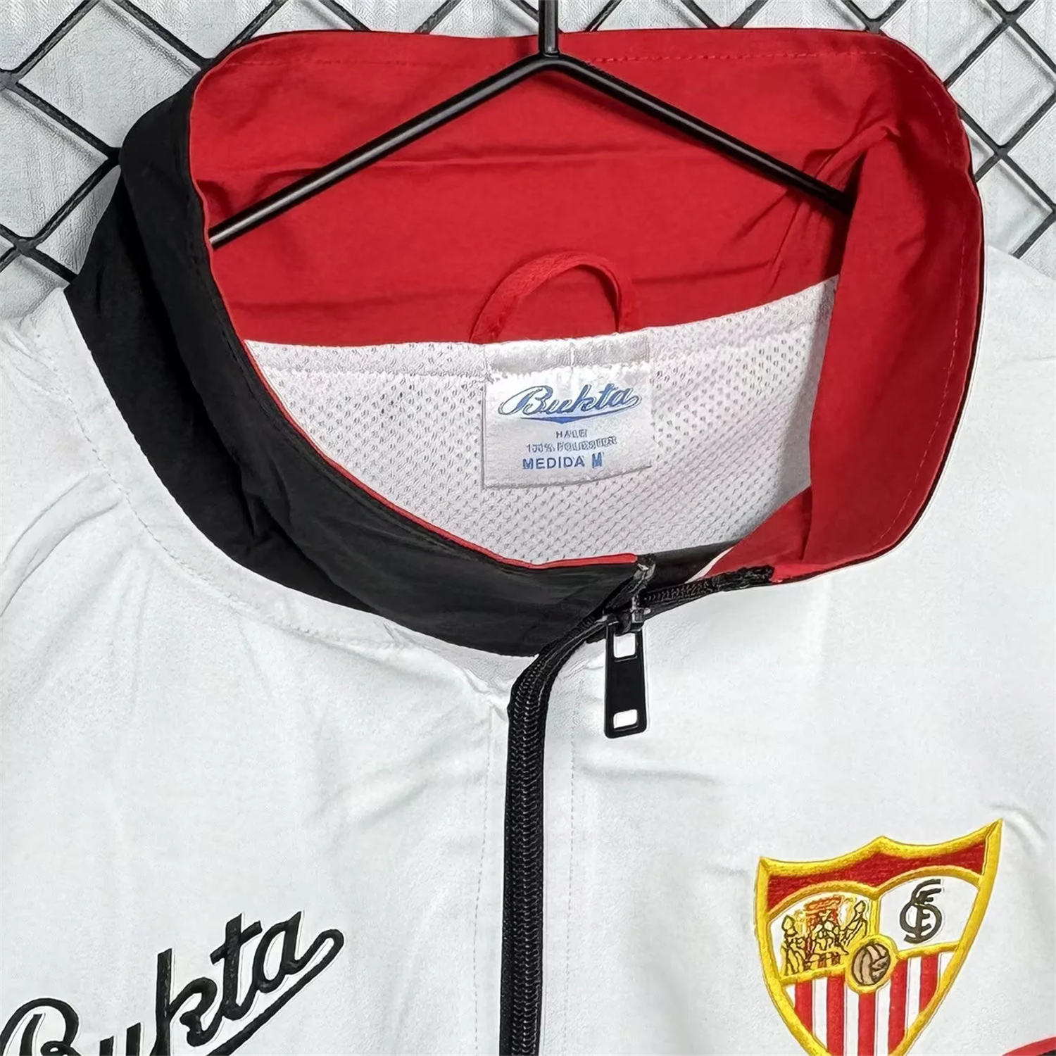 Retro Sevilla FC 1992-93 Home Windbreaker Jacket - Black And Red - UnitedFutballJersey
