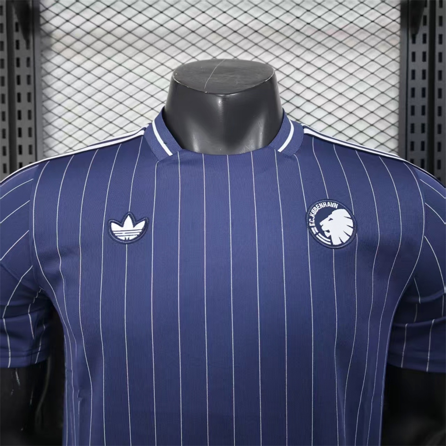 Newcastle United 25-26 Icon Range Travel Special Edition Deep Blue Jersey - Player Version - UnitedFutballJersey