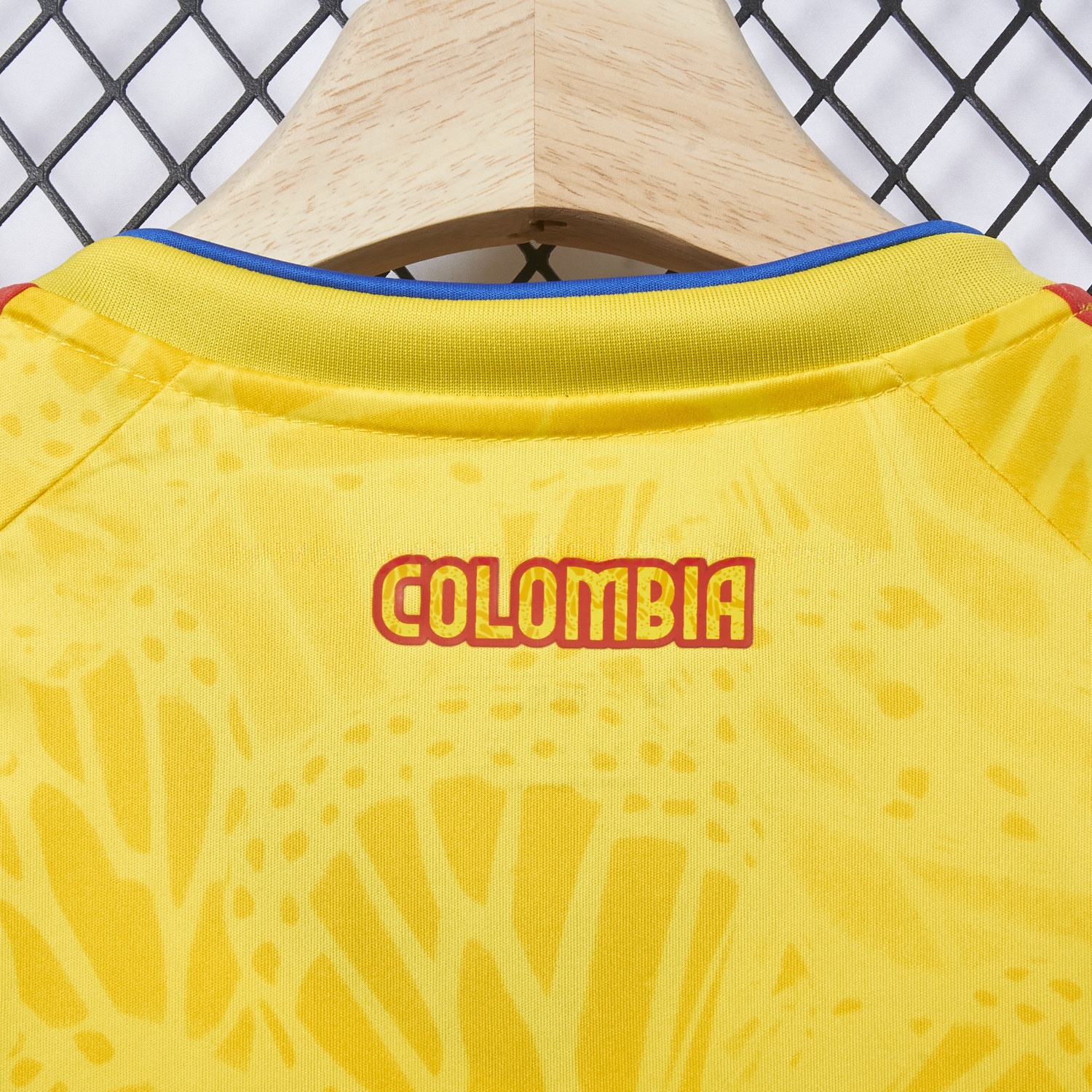 Women's Colombia 2026 Home Cropped Jersey - UnitedFutballJersey