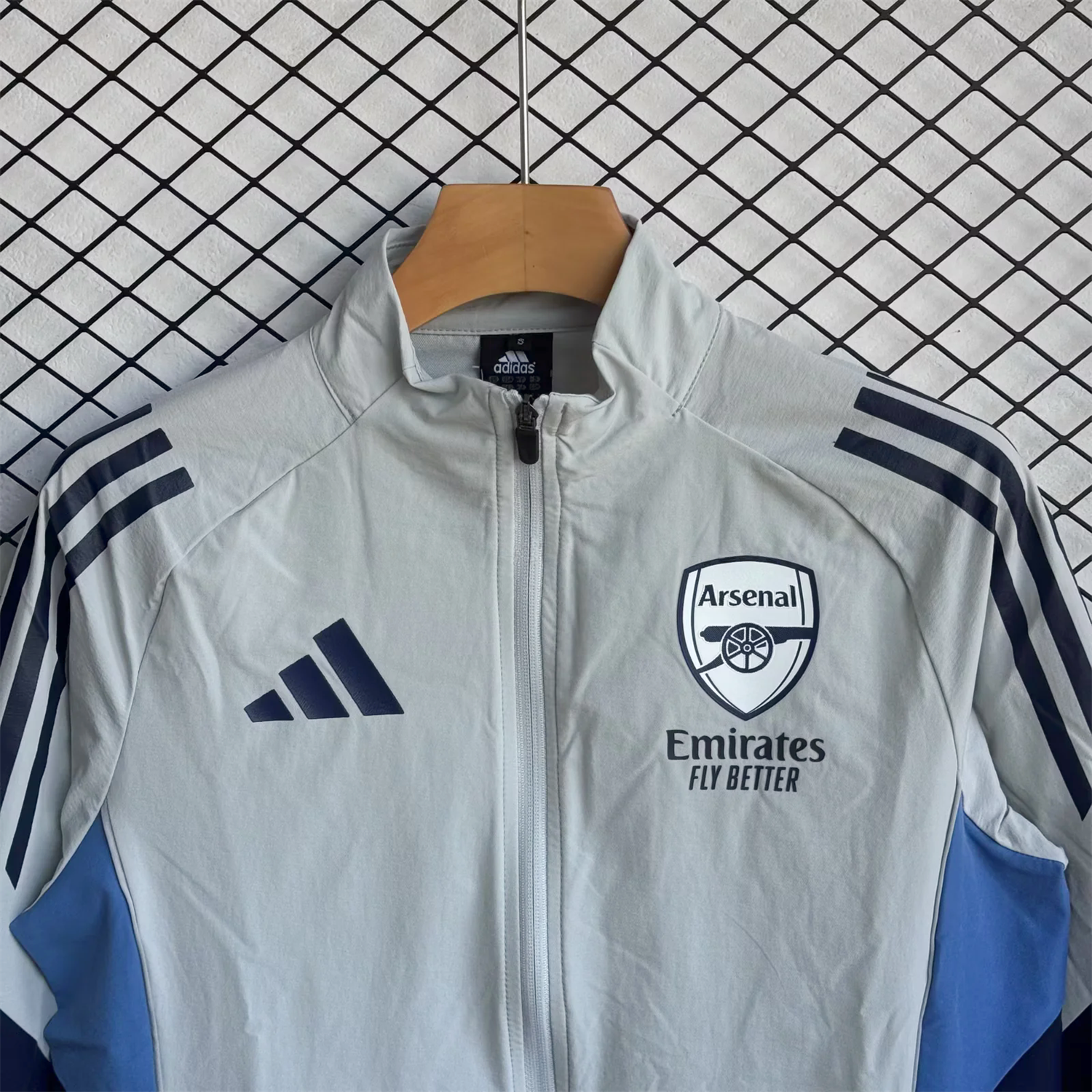 Arsenal 25-26 Windbreaker Training Set - Light Grey Top and Blue Pants - UnitedFutballJersey