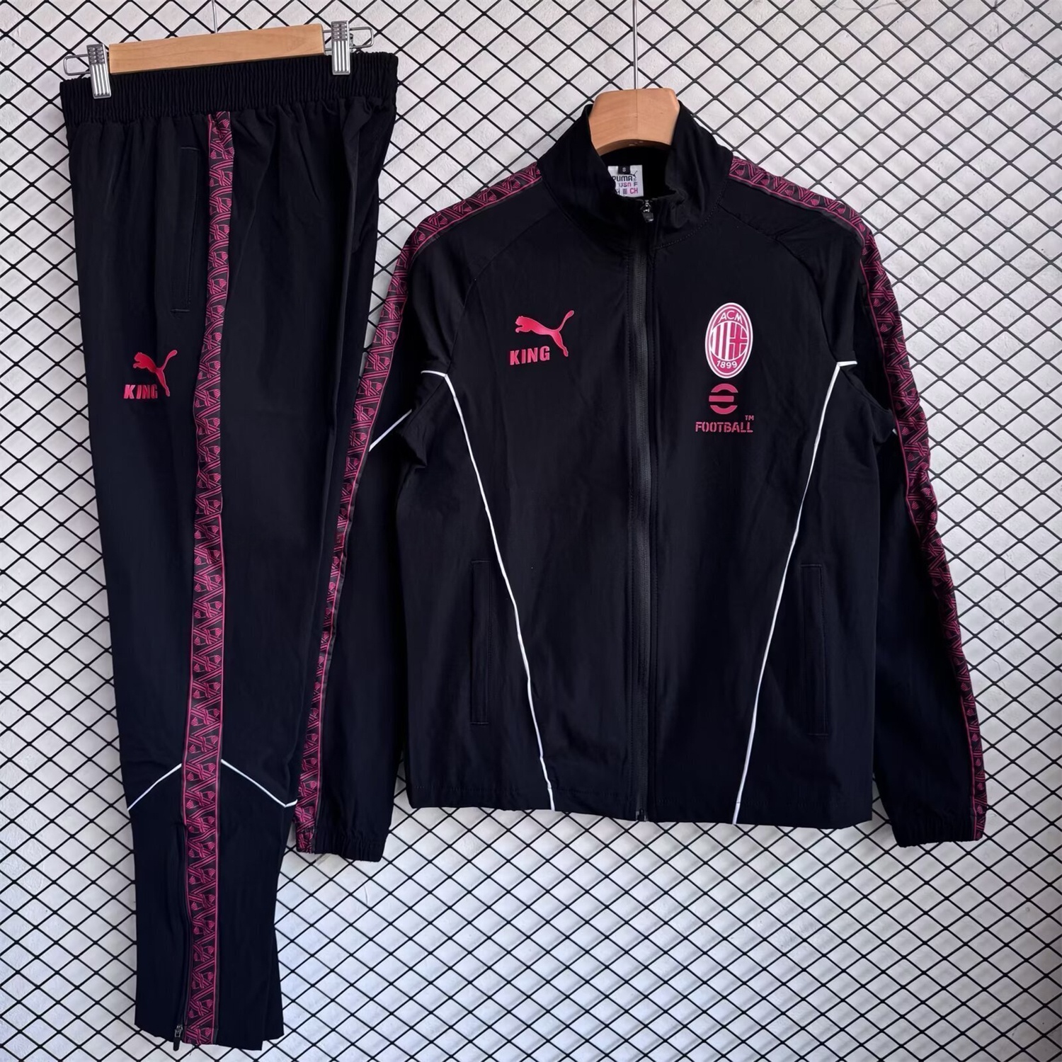 AC Milan 25-26 Windbreaker Training Set - Red Black Top and Pants - UnitedFutballJersey