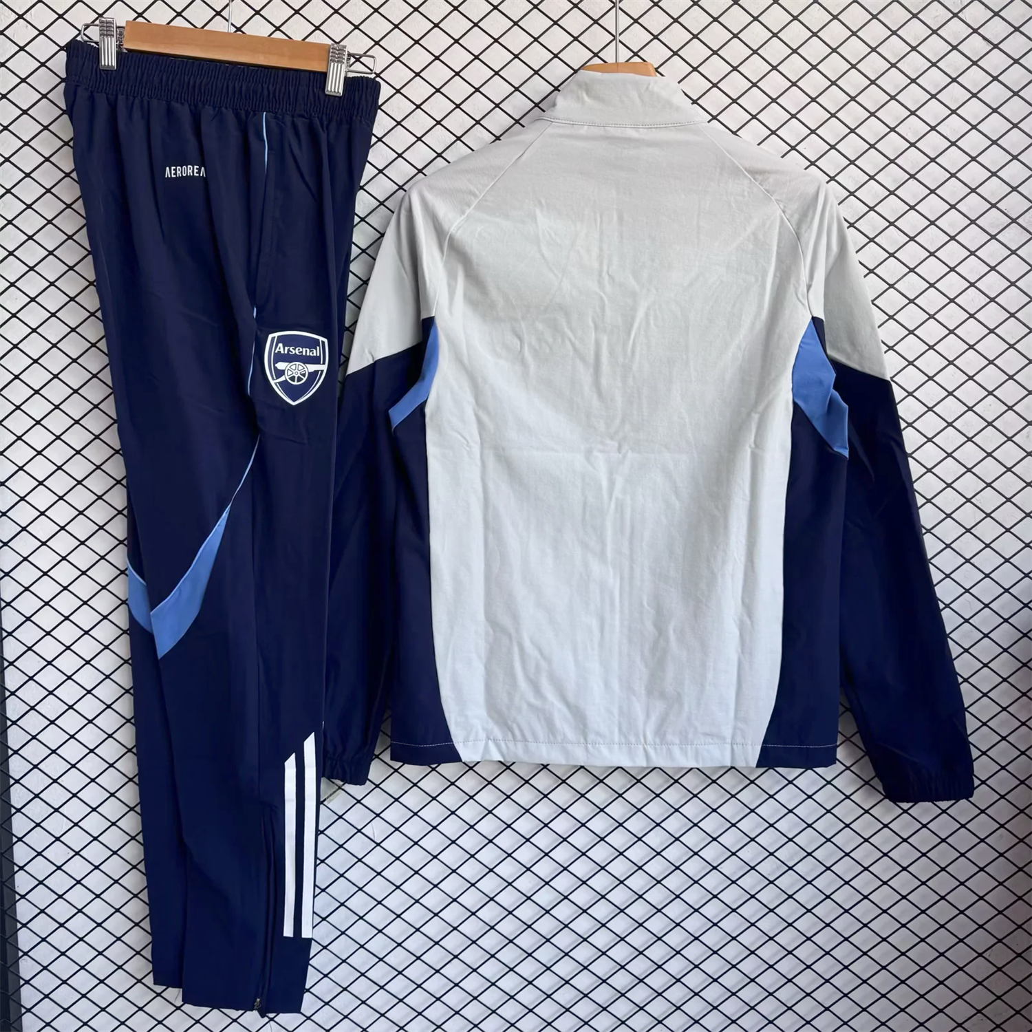 Arsenal 25-26 Windbreaker Training Set - Light Grey Top and Blue Pants - UnitedFutballJersey