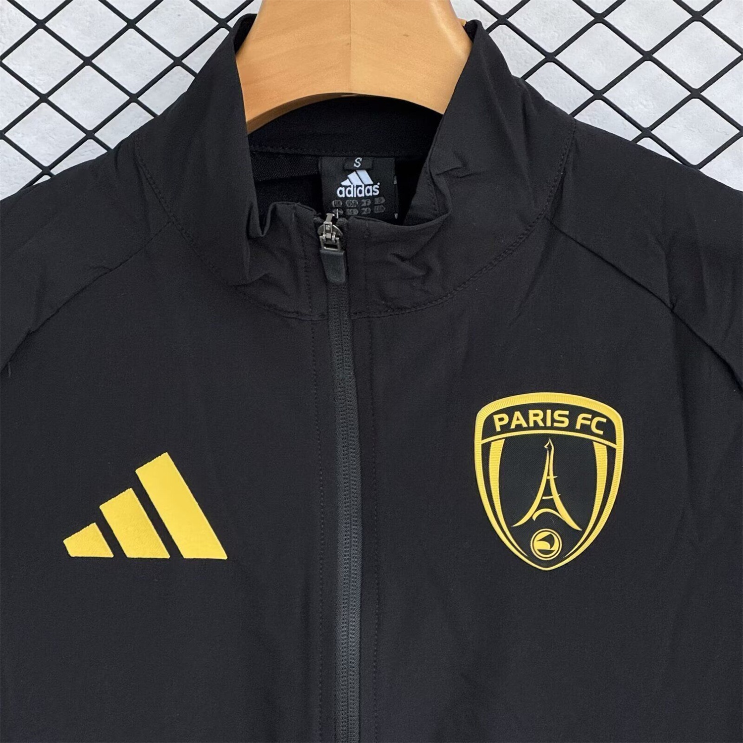 Paris FC 25-26 Windbreaker Training Set - Black Yellow Top and Pants - UnitedFutballJersey