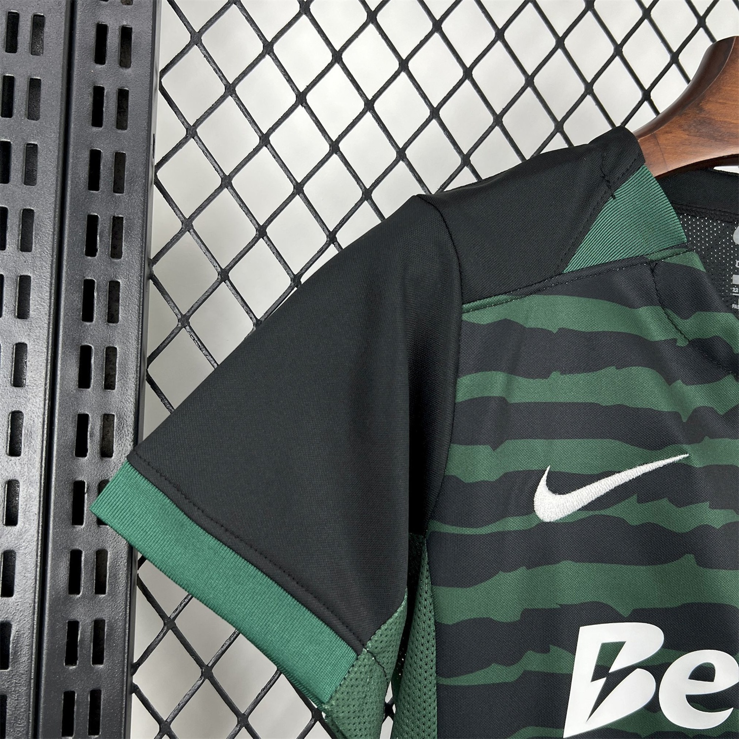 Sporting CP 25-26 Goalkeeper Green And Black Kids Kit - UnitedFutballJersey