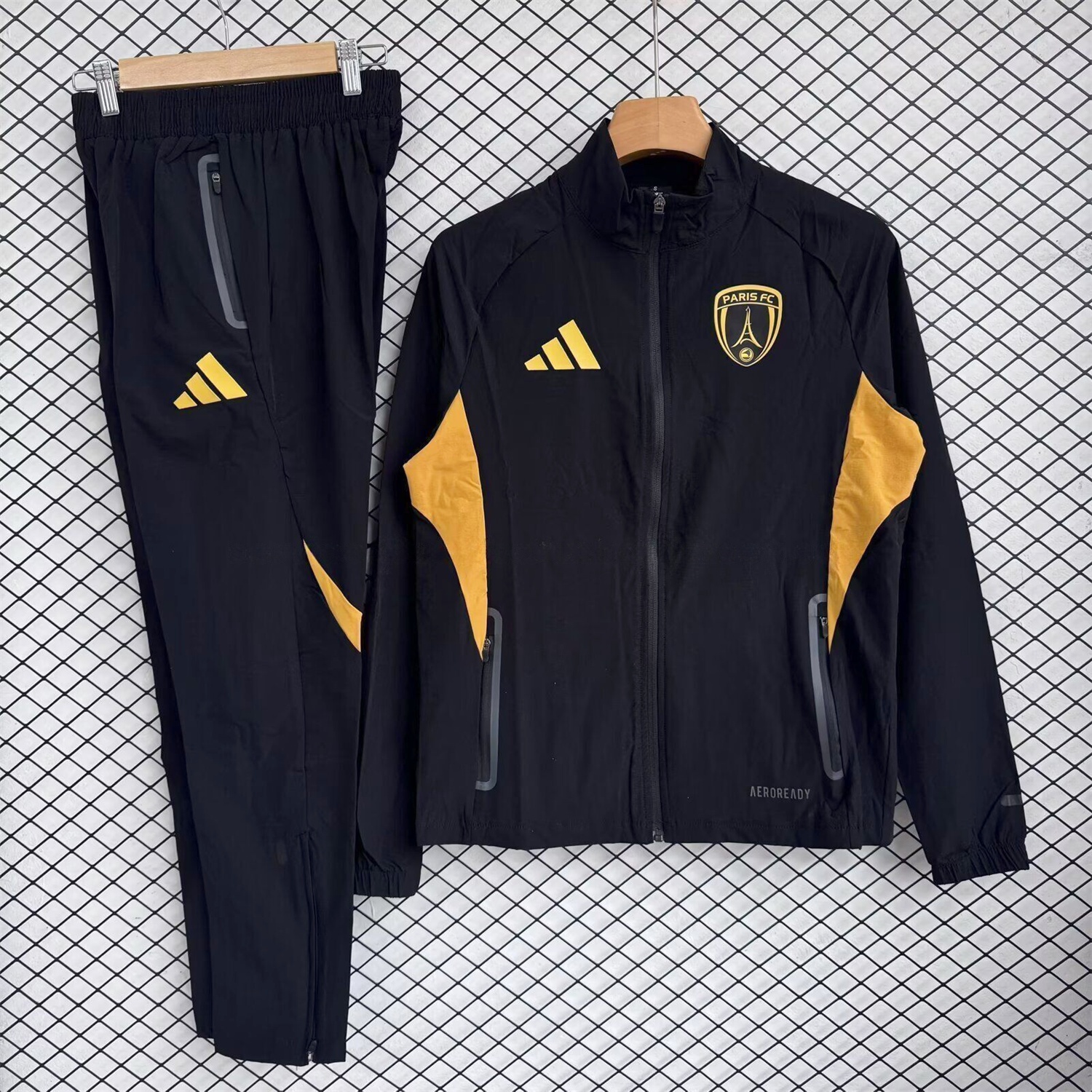 Paris FC 25-26 Windbreaker Training Set - Black Yellow Top and Pants - UnitedFutballJersey