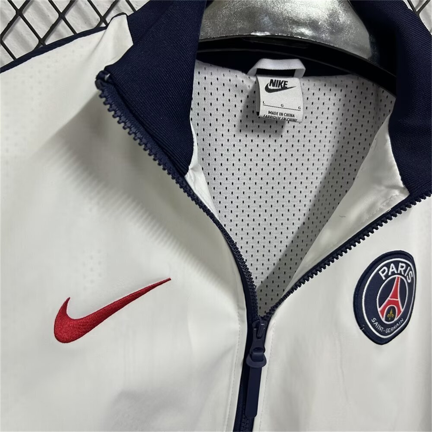 Paris Saint-Germain PSG 25-26 Windbreaker Jacket - White - UnitedFutballJersey