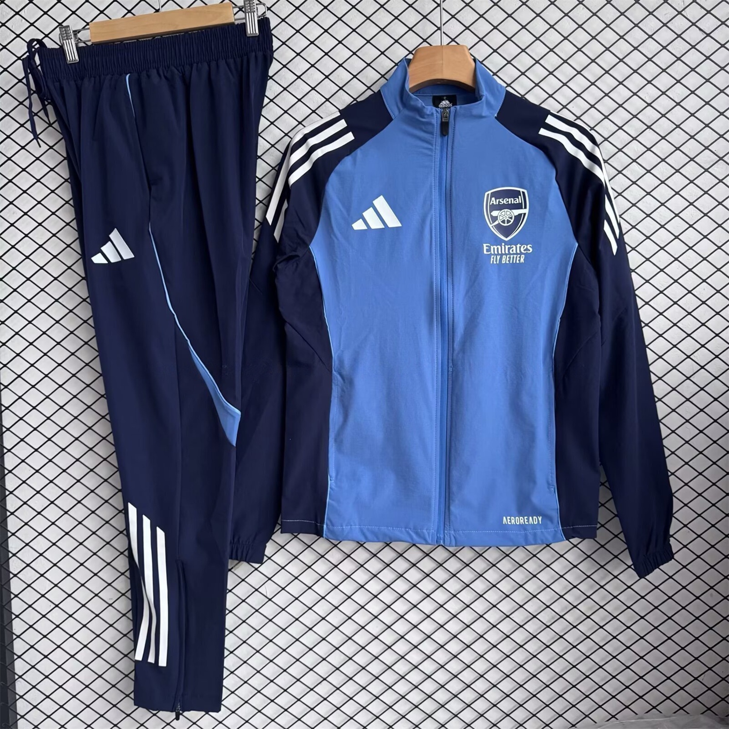 Arsenal 25-26 Windbreaker Training Set - Blue Top and Black Pants - UnitedFutballJersey