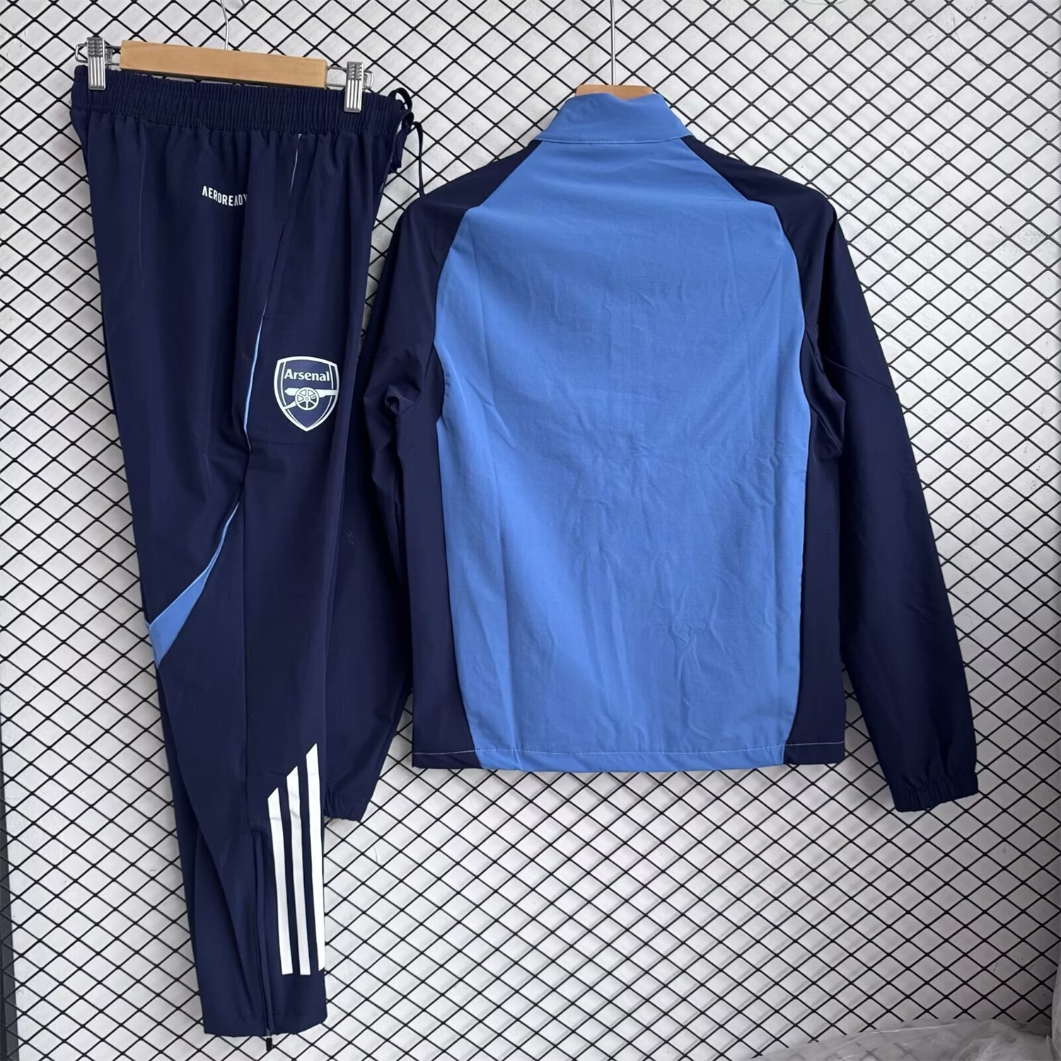 Arsenal 25-26 Windbreaker Training Set - Blue Top and Black Pants - UnitedFutballJersey