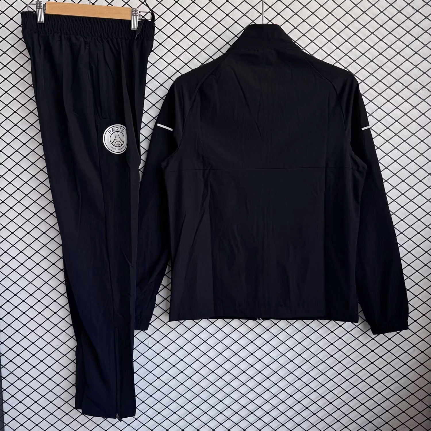 Paris Saint-Germain PSG 25-26 Windbreaker Training Set - Black Top and Pants - UnitedFutballJersey