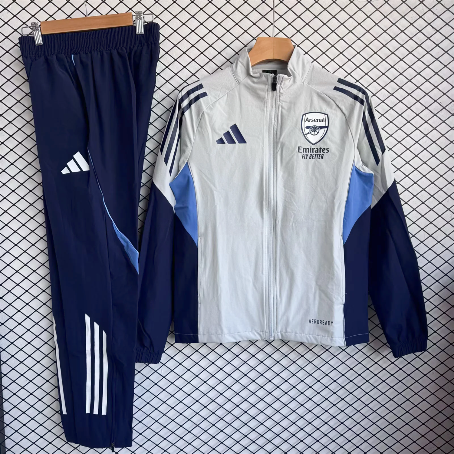 Arsenal 25-26 Windbreaker Training Set - Light Grey Top and Blue Pants - UnitedFutballJersey