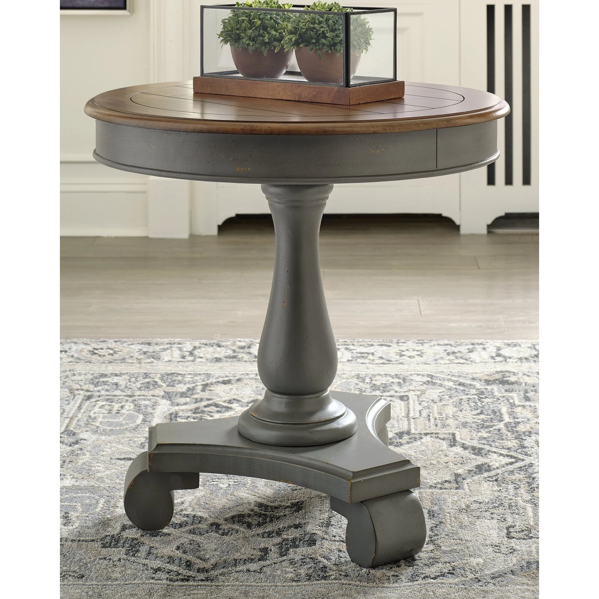 Mirimyn Accent Table