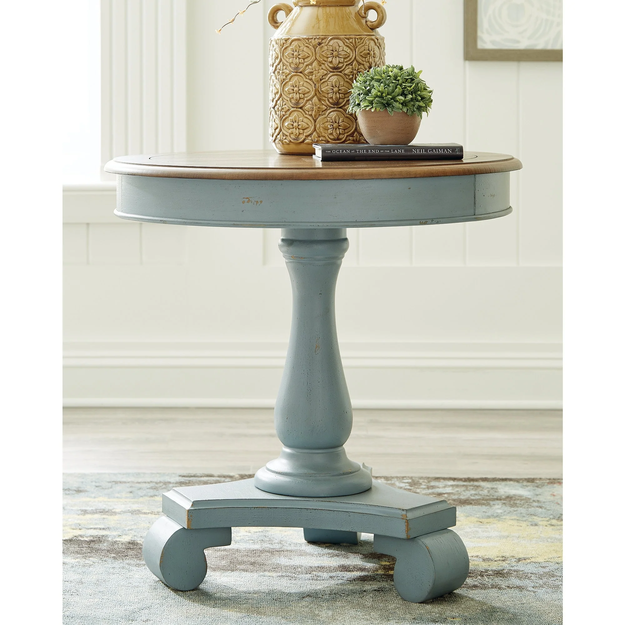 Mirimyn Accent Table
