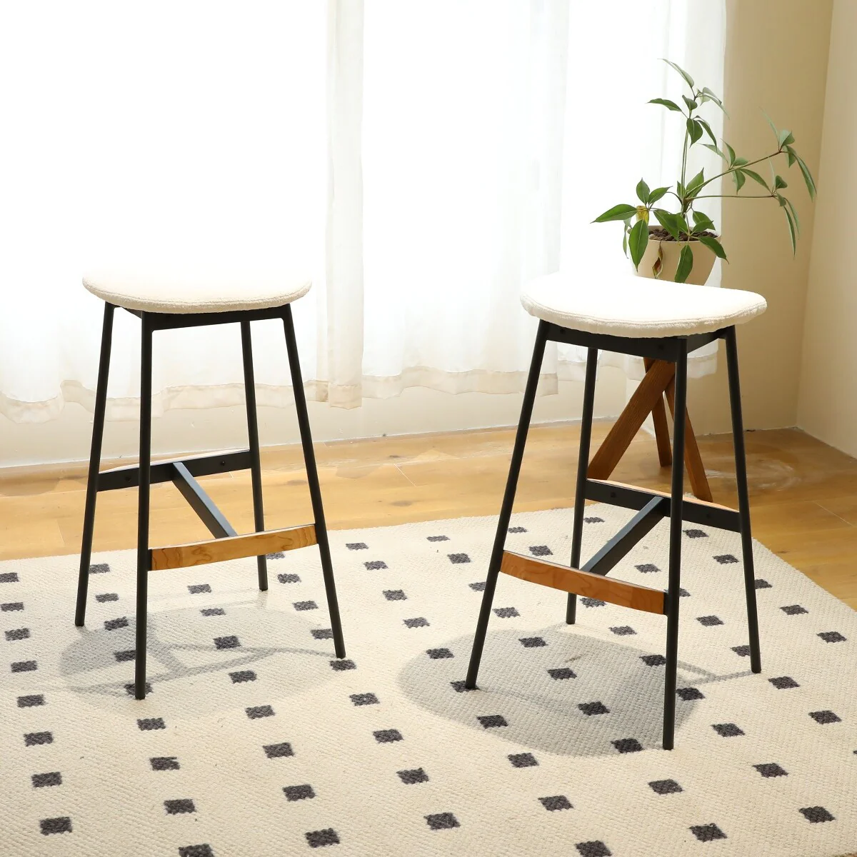 Modern Set of 2 Bar Stools