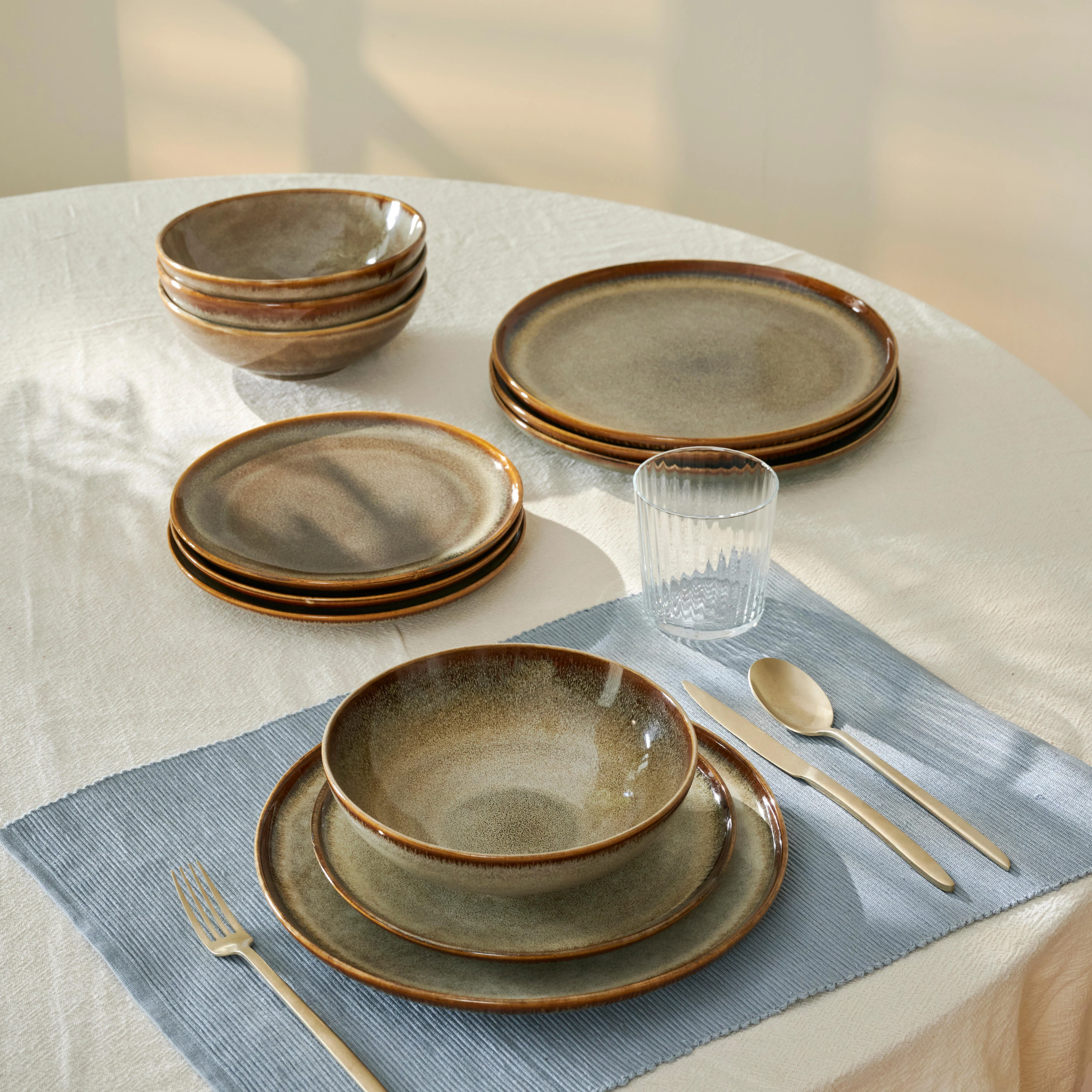 COZY BROWN Bord bruin - set van 4 L 28 cm