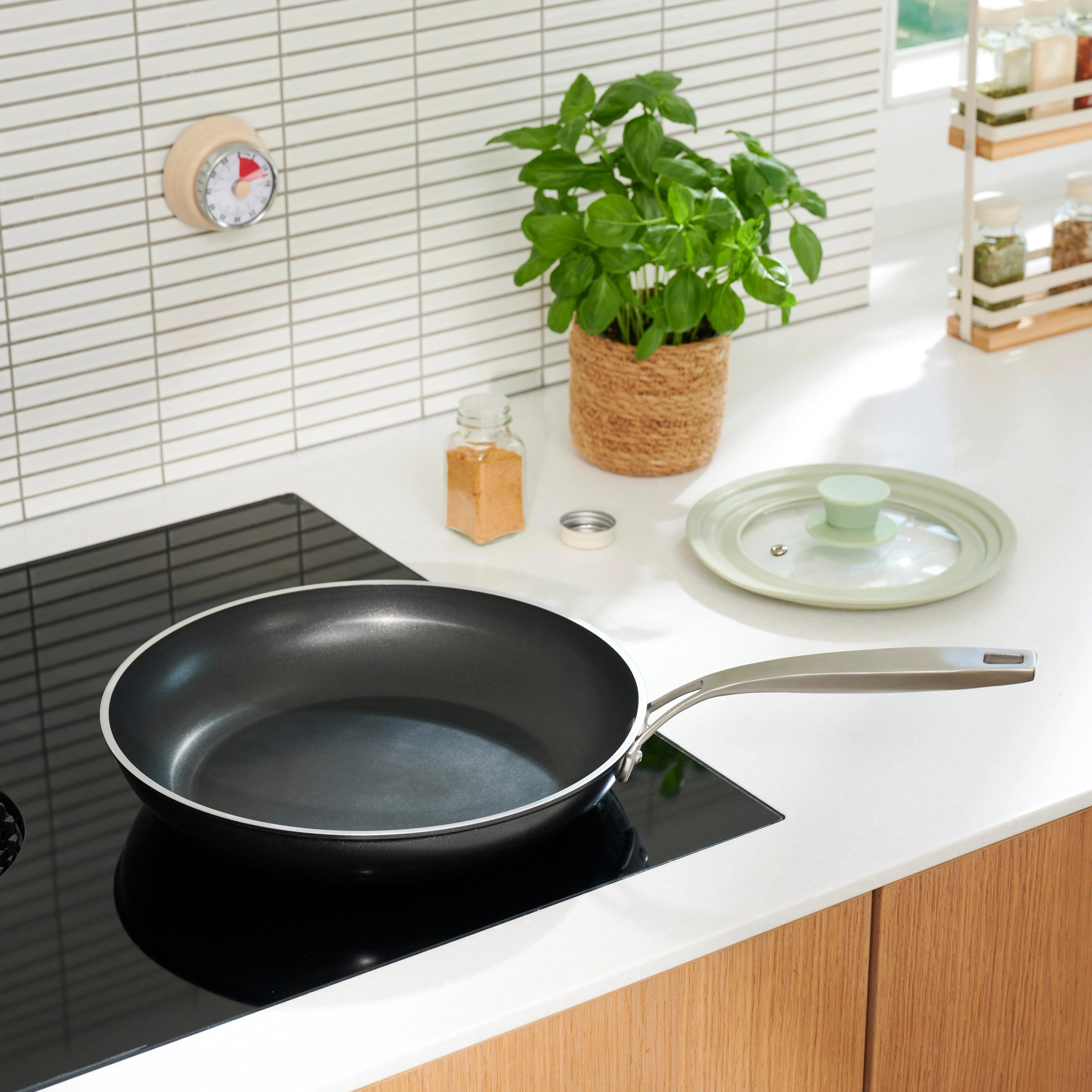 A POINT Pan zwartØ 28 cm - CASA