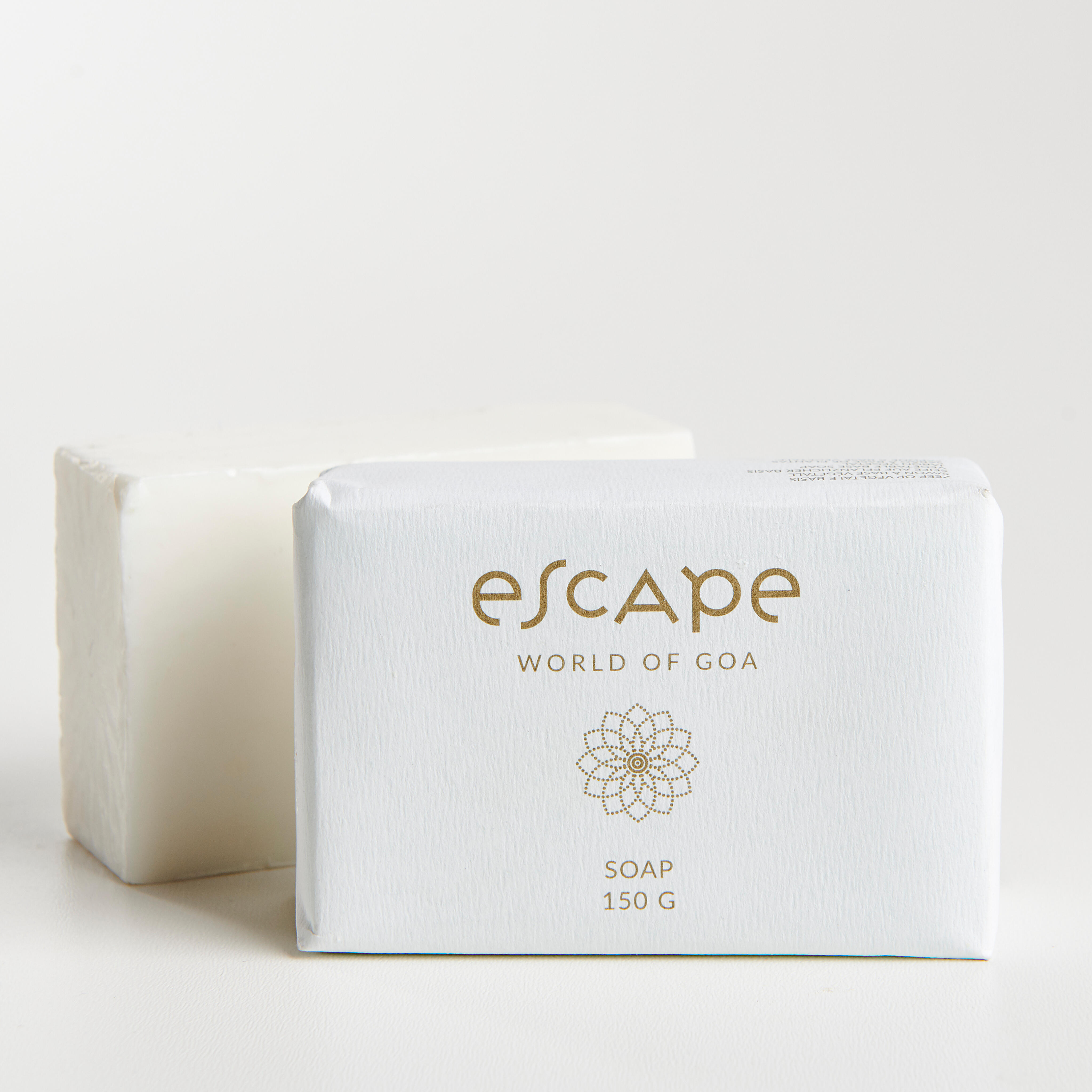 ESCAPE WORLD OF GOA Zeep wit