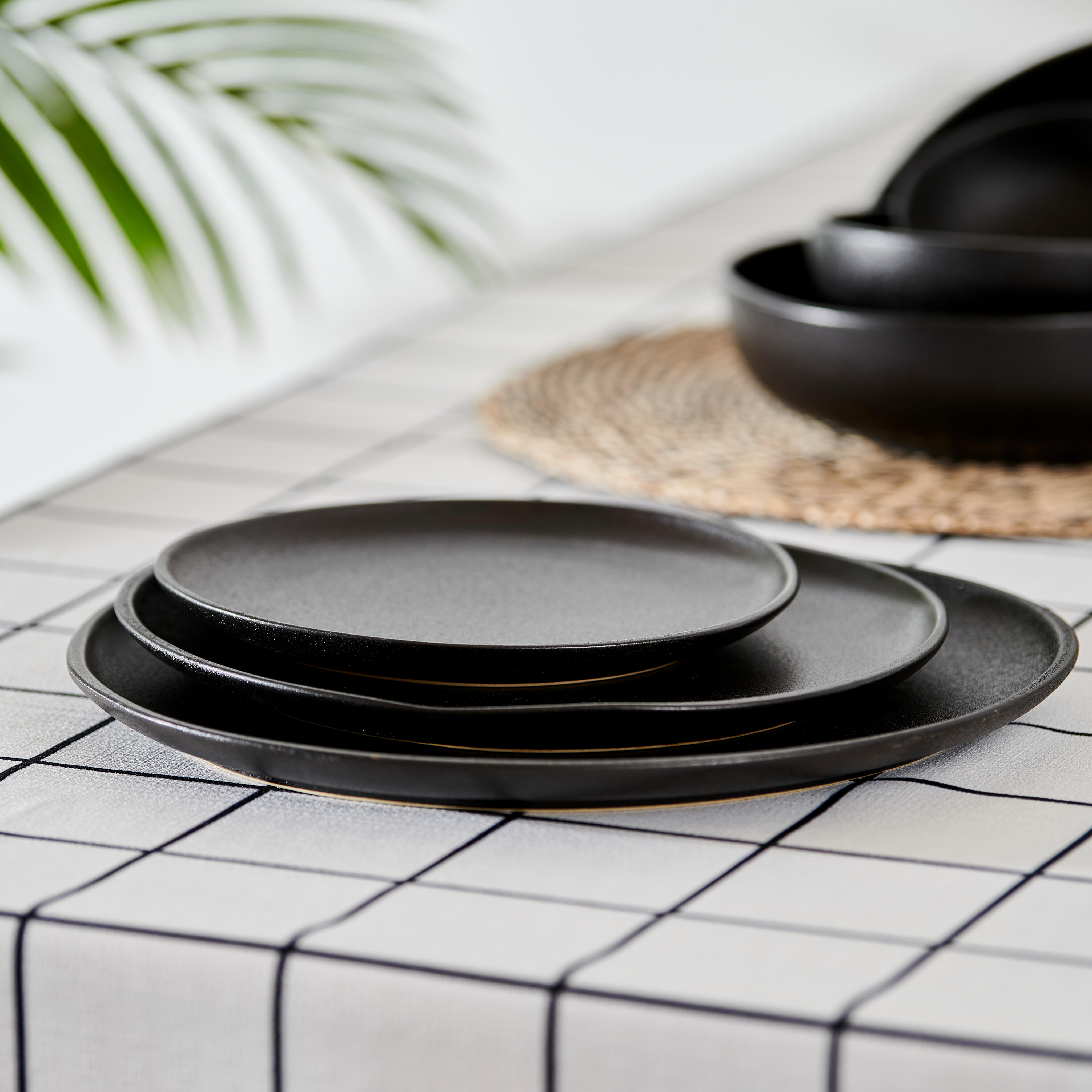 MAGMA Bord zwart - set van 4 Ø 31 cm