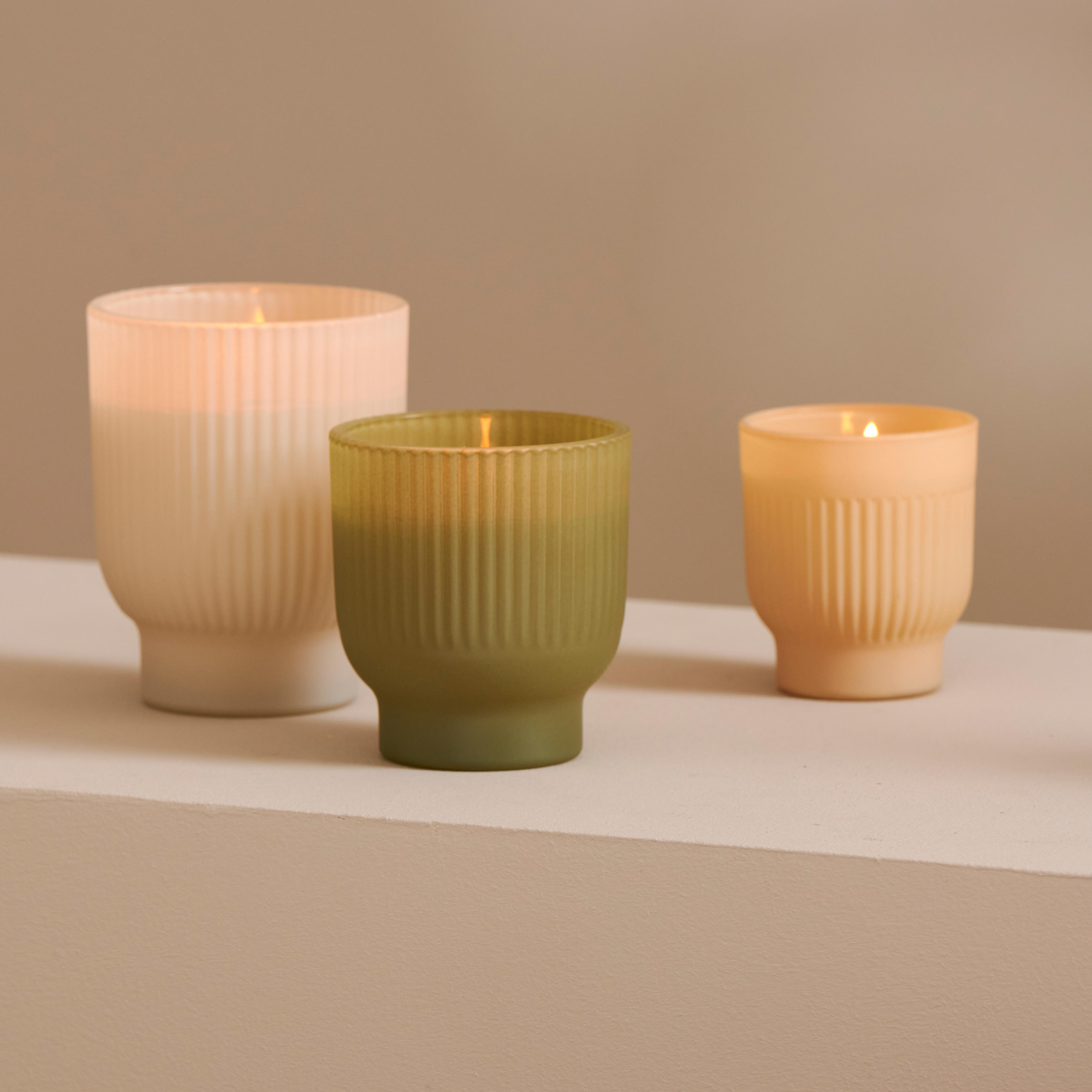 MONA Geurkaars groenH 10 cm - Ø 9 cm