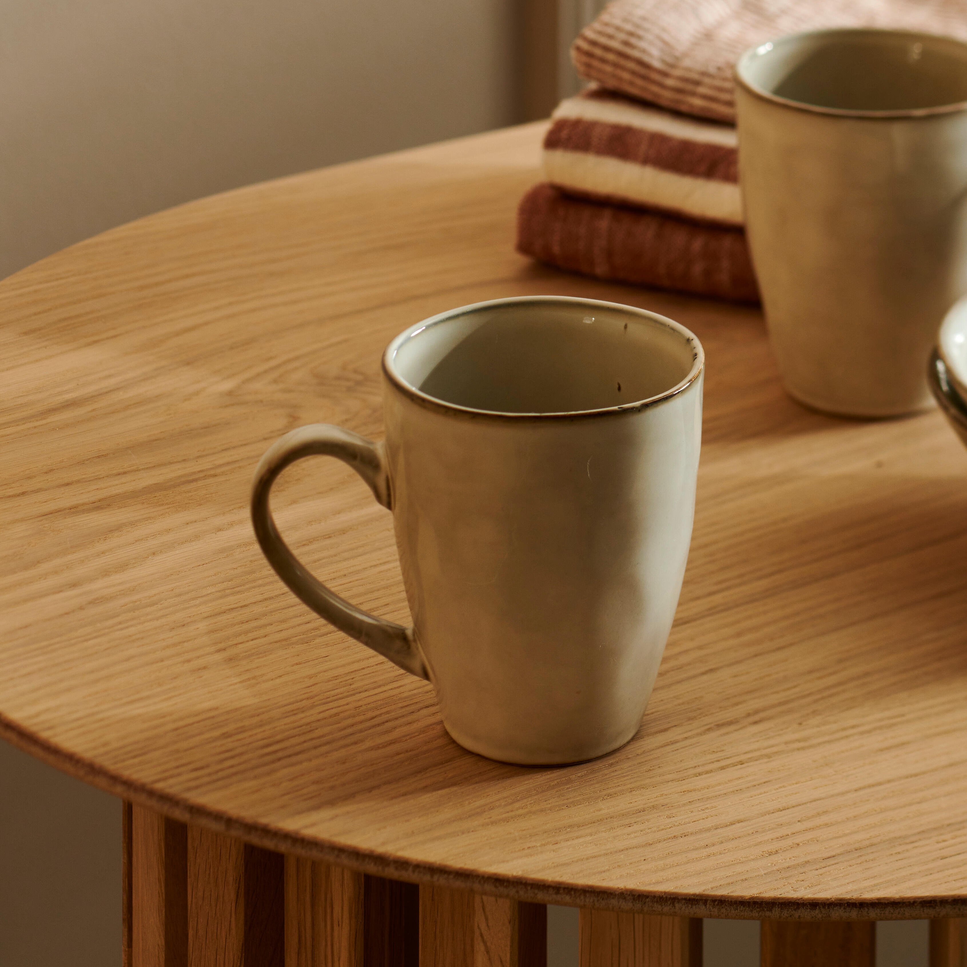 EARTH MARL Mok met handvat setSet 4-delig beige