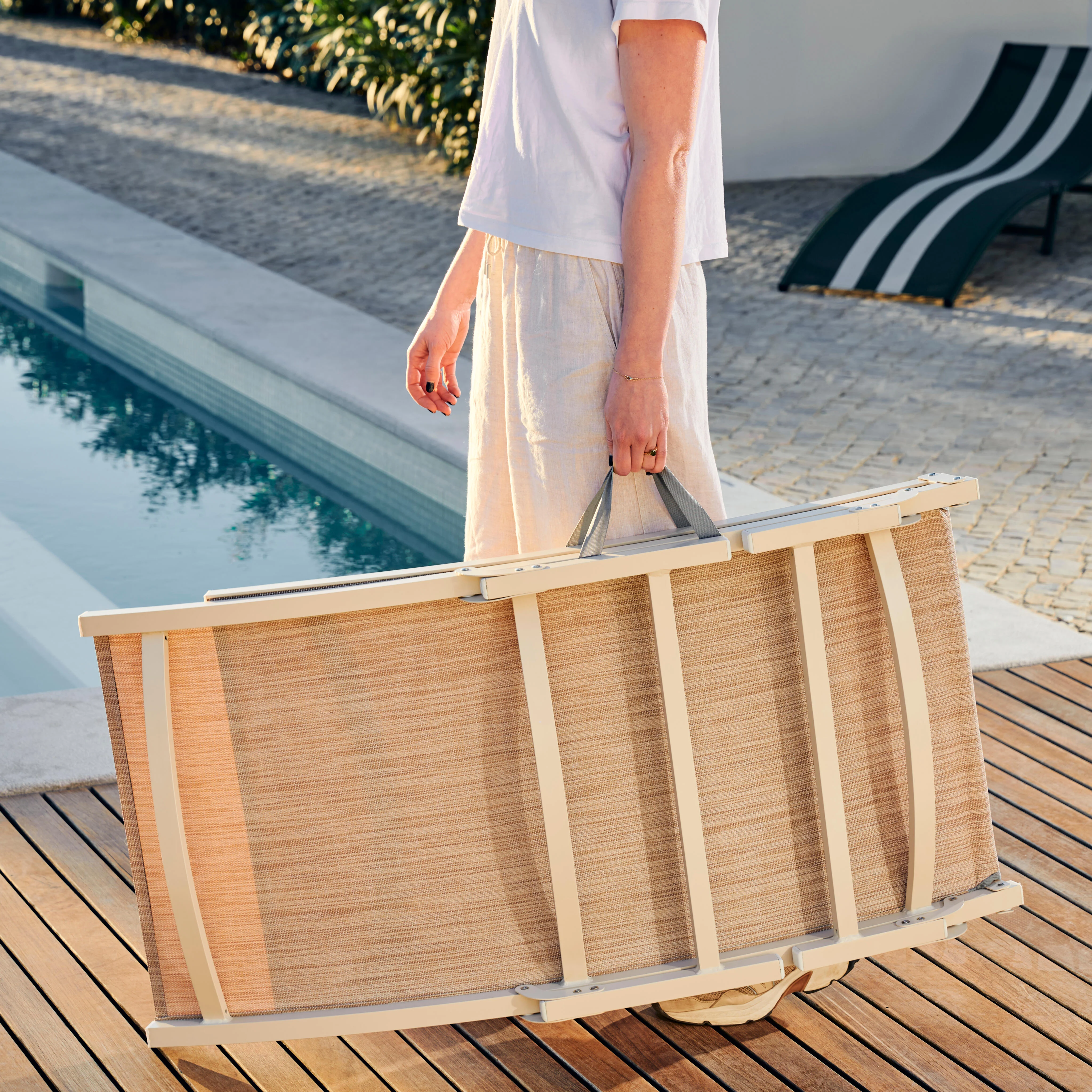 SILVES Ligbed zandH 50 x B 55 x L 199 cm