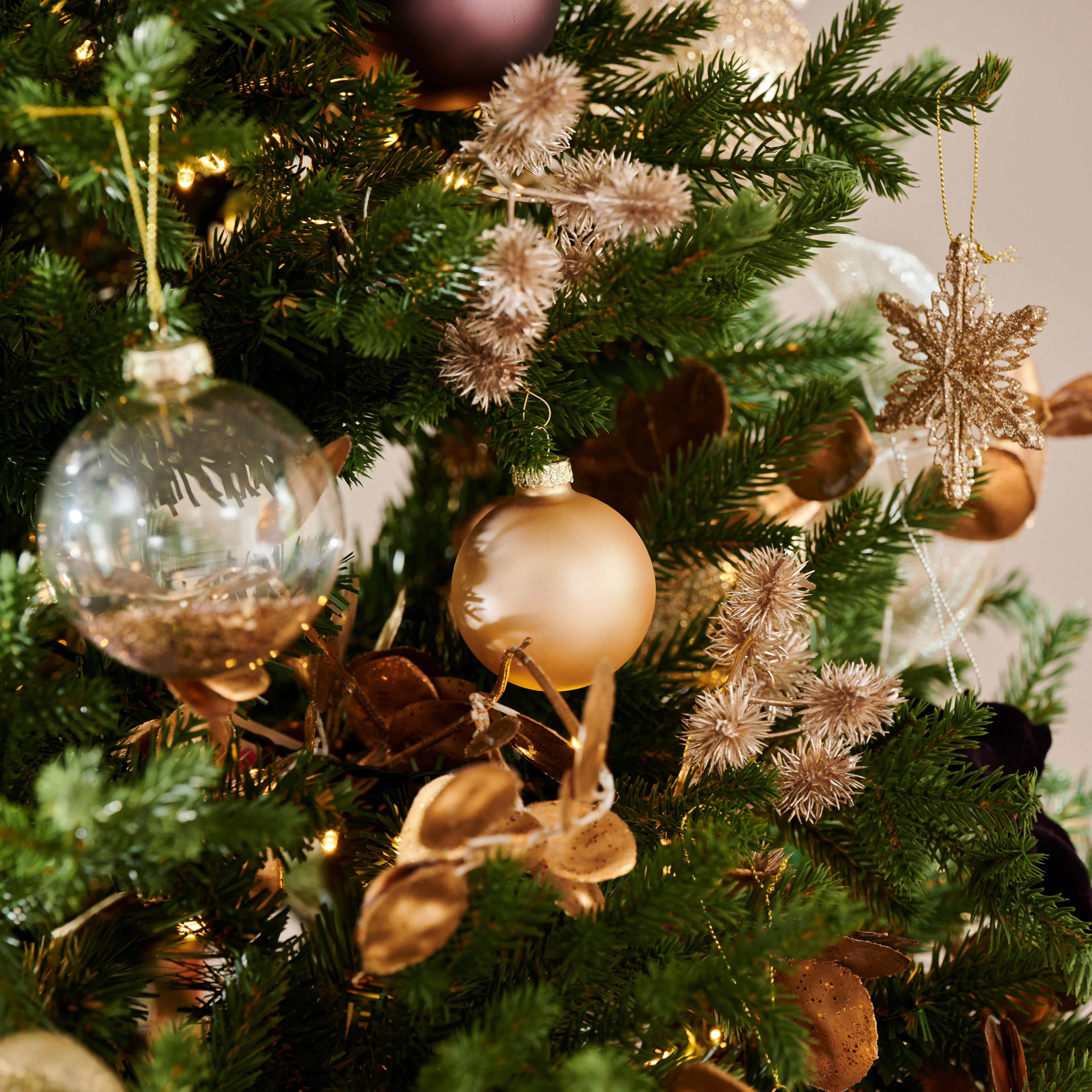 GOLD Kerstbal set van 16 goudØ 4 cm